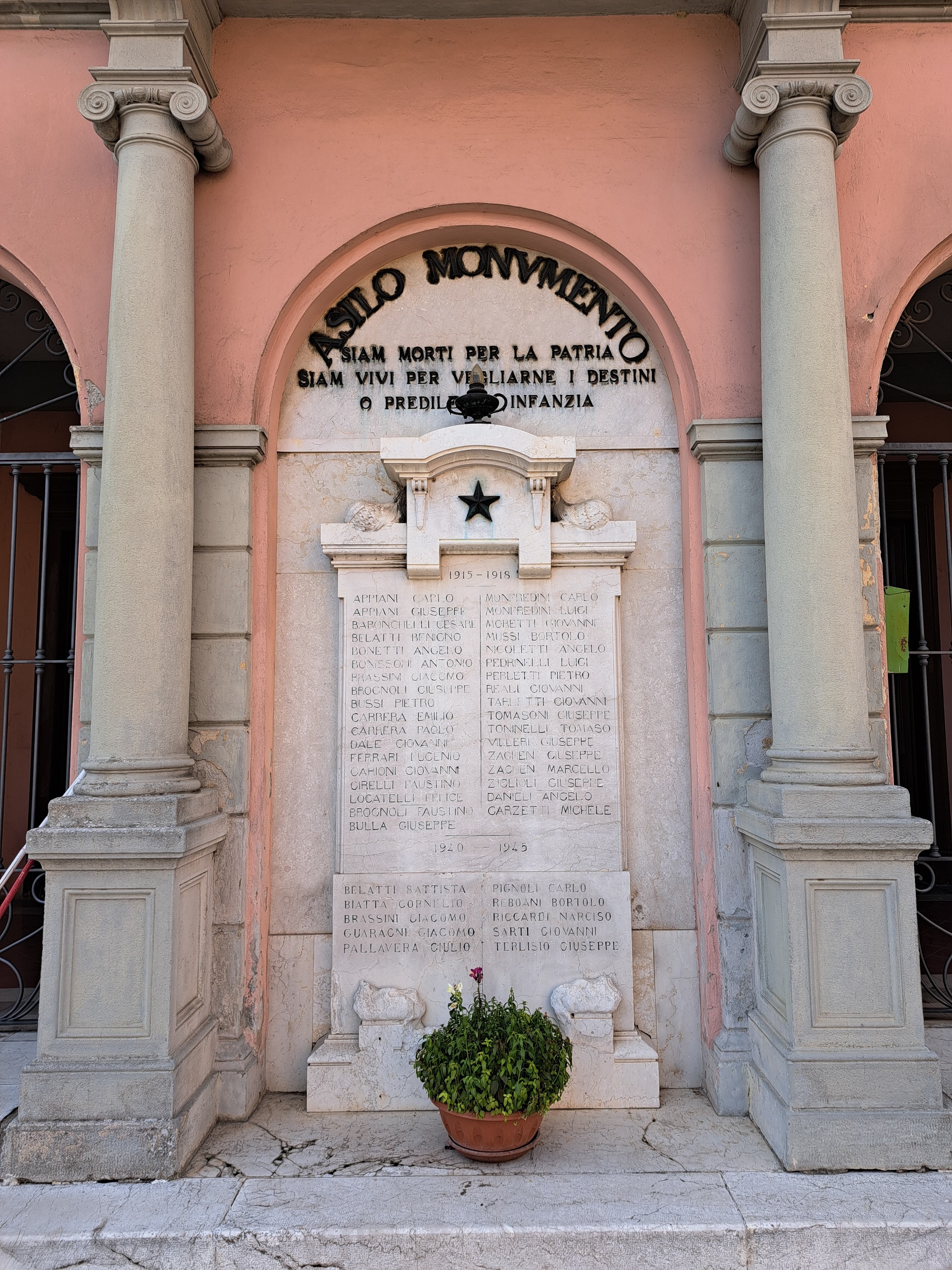 Stella d'Italia (monumento ai caduti - a lapide, opera isolata) - ambito bresciano (secondo quarto, seconda metà XX, XX)