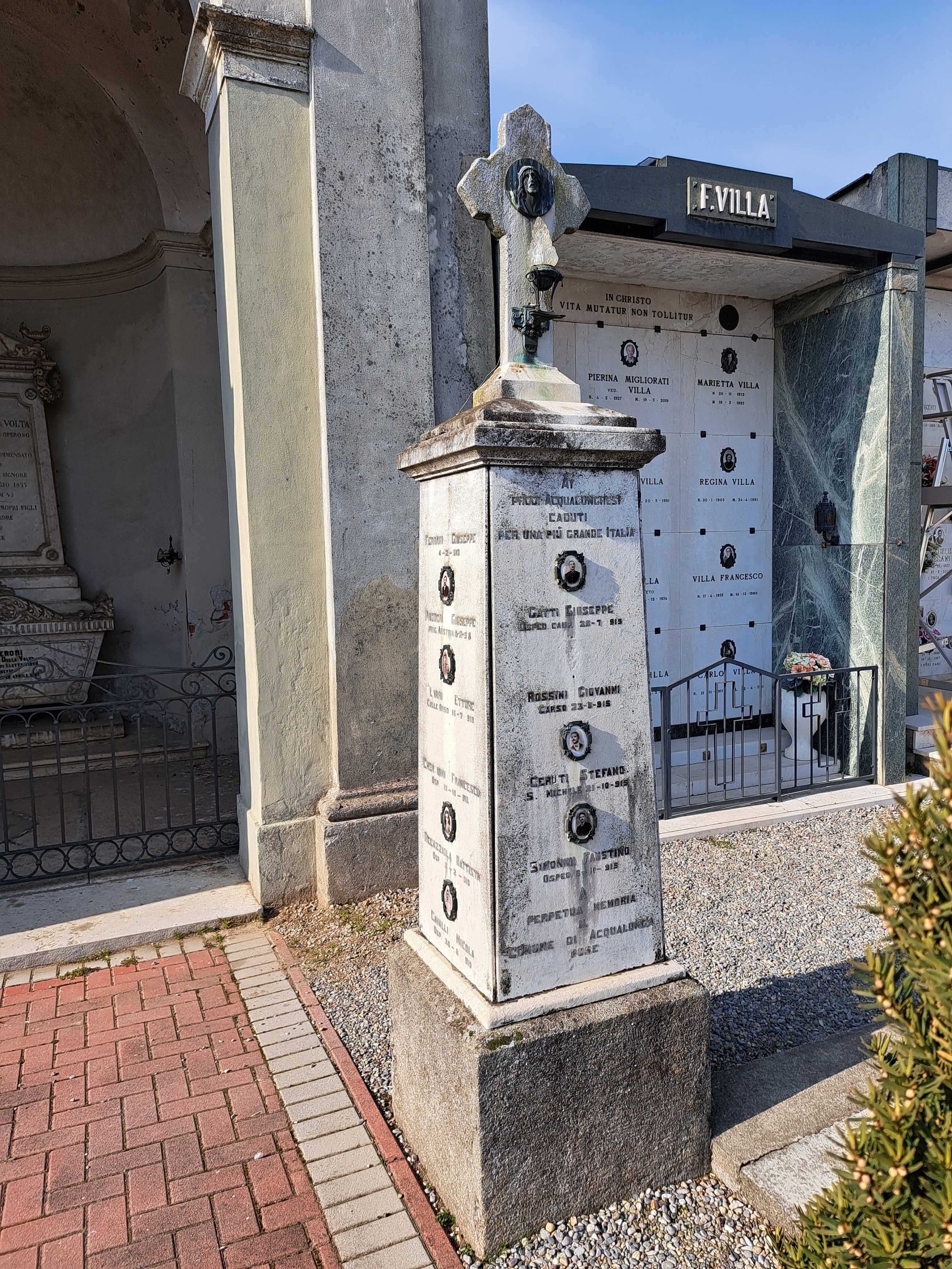 Volto di Cristo, Croce di Cristo (monumento ai caduti - a stele, opera isolata) - ambito bresciano (primo quarto, seconda metà XX, XX)