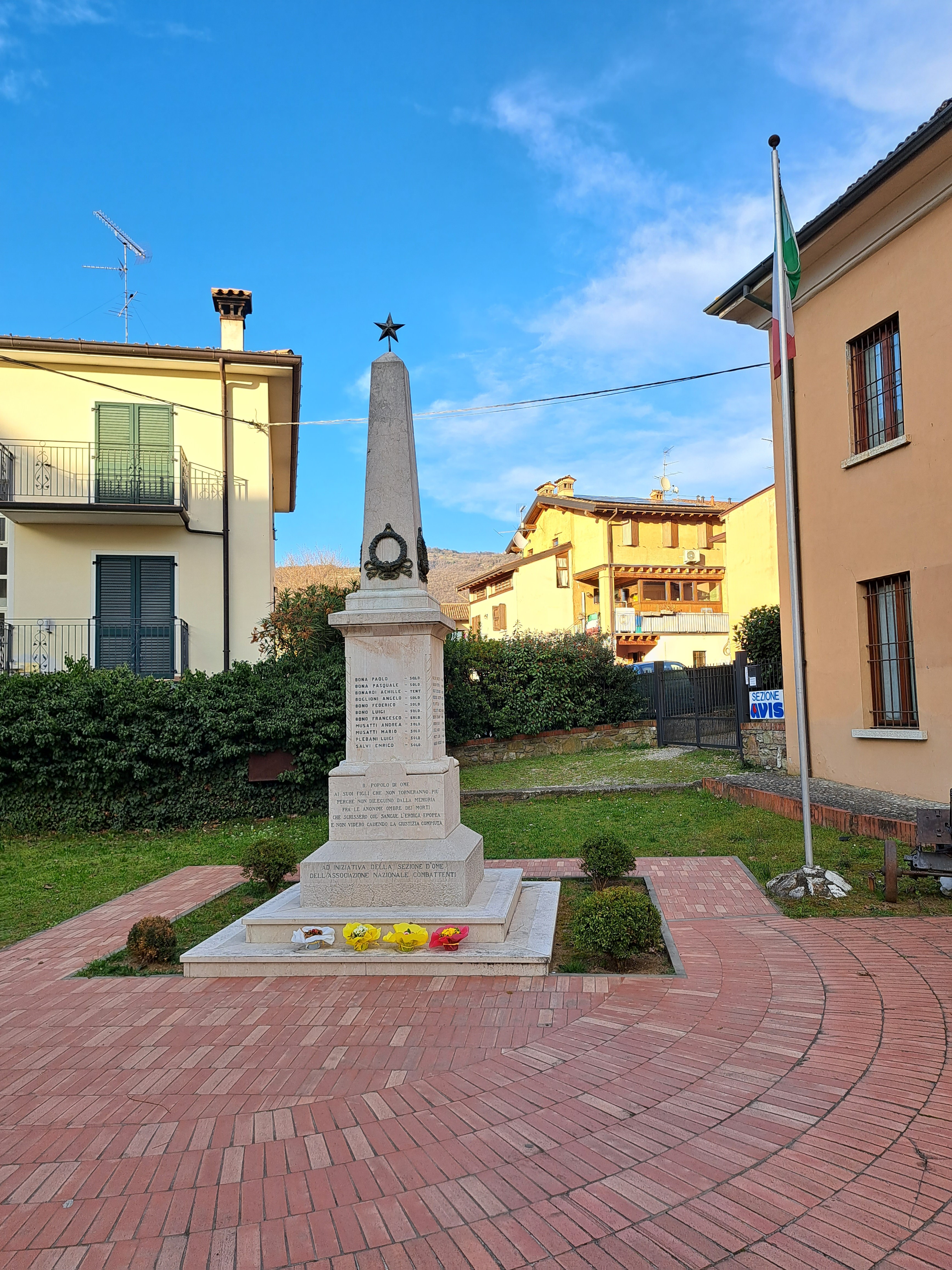 Stella d'Italia, Allegoria della Vittoria come aquila (monumento ai caduti - ad obelisco, opera isolata) - ambito bresciano (primo quarto, seconda metà XX, XX)