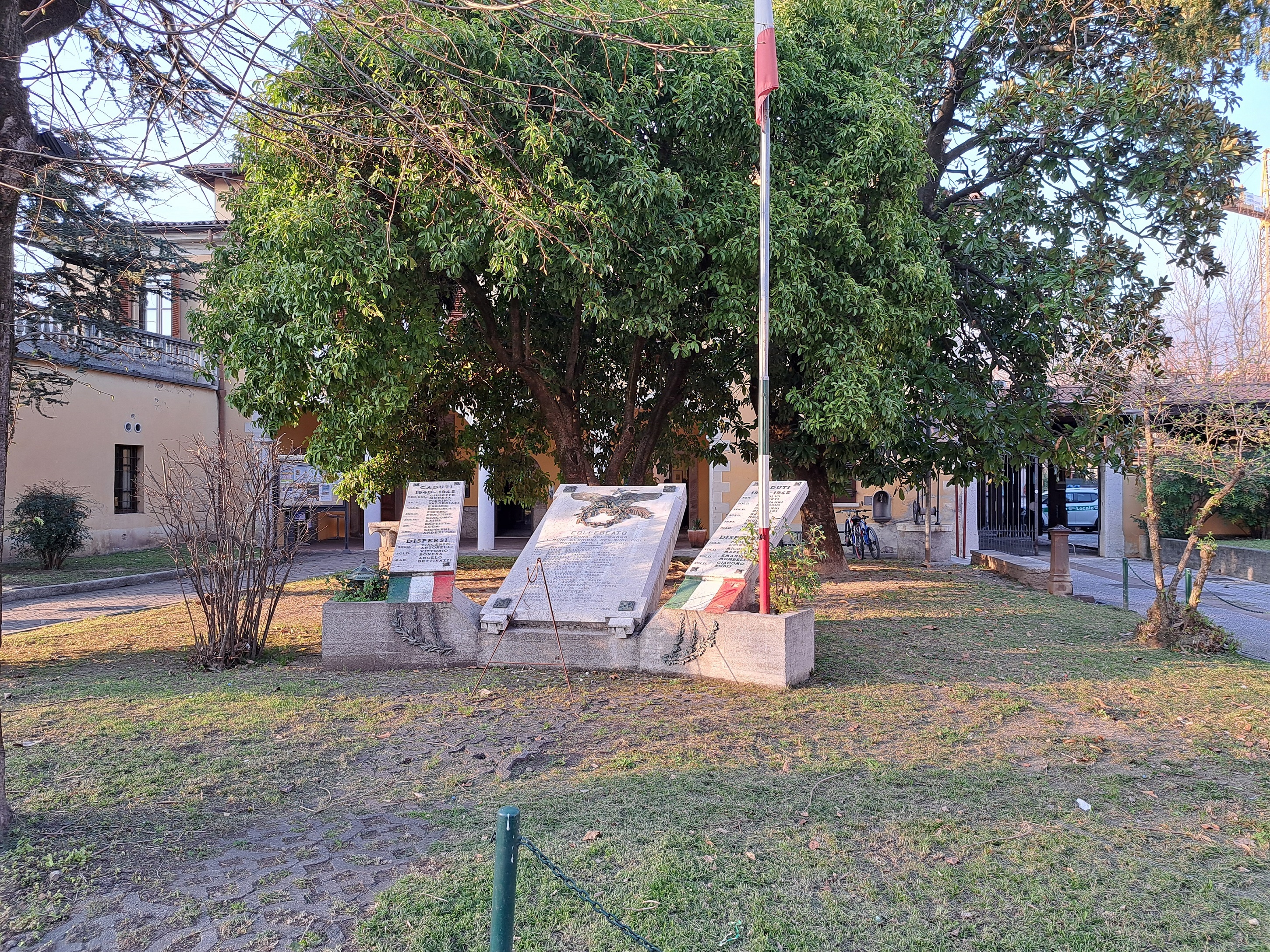 Allegoria della Vittoria come aquila, Stella d'Italia (monumento ai caduti - a cippo, opera isolata) - ambito bresciano (primo quarto, ultimo quarto XX, XX)