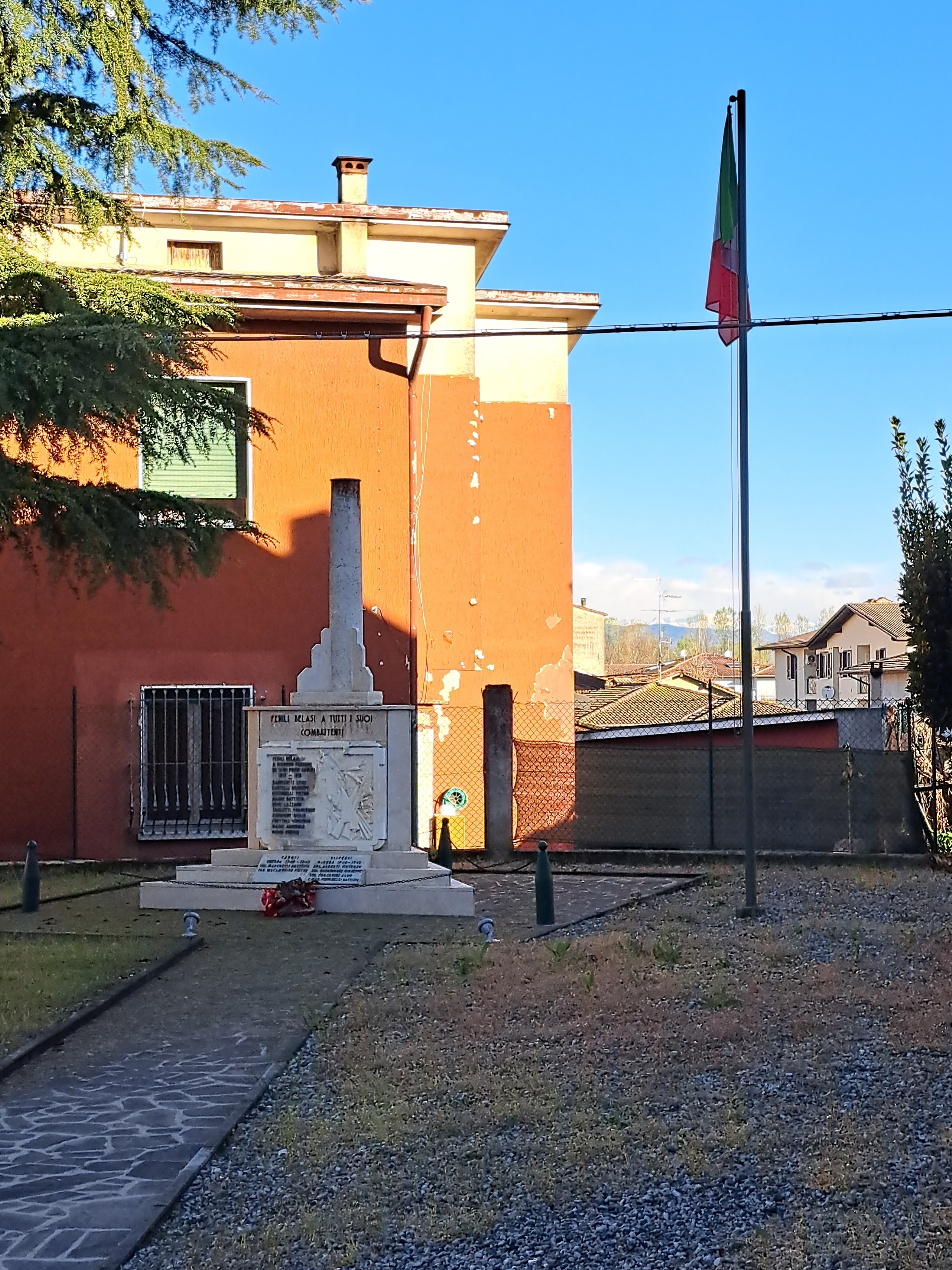 Tropaion (monumento ai caduti - a colonna, opera isolata) di Veneziani P (laboratorio) (primo quarto, seconda metà XX, XX)