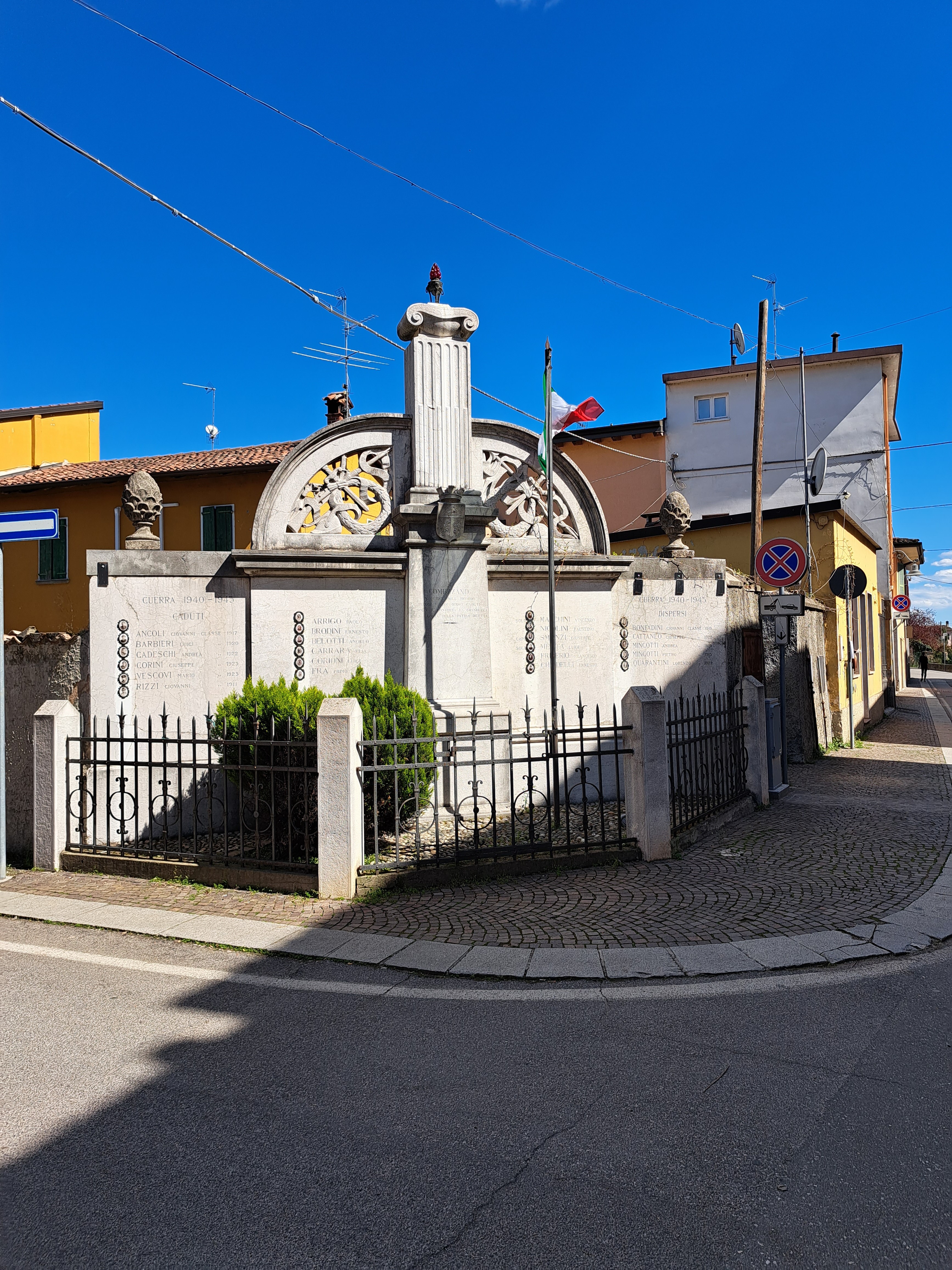Tropaion, Fiamma del Sacrificio (monumento ai caduti - a stele, opera isolata) - ambito bresciano (primo quarto, seconda metà XX, XX)
