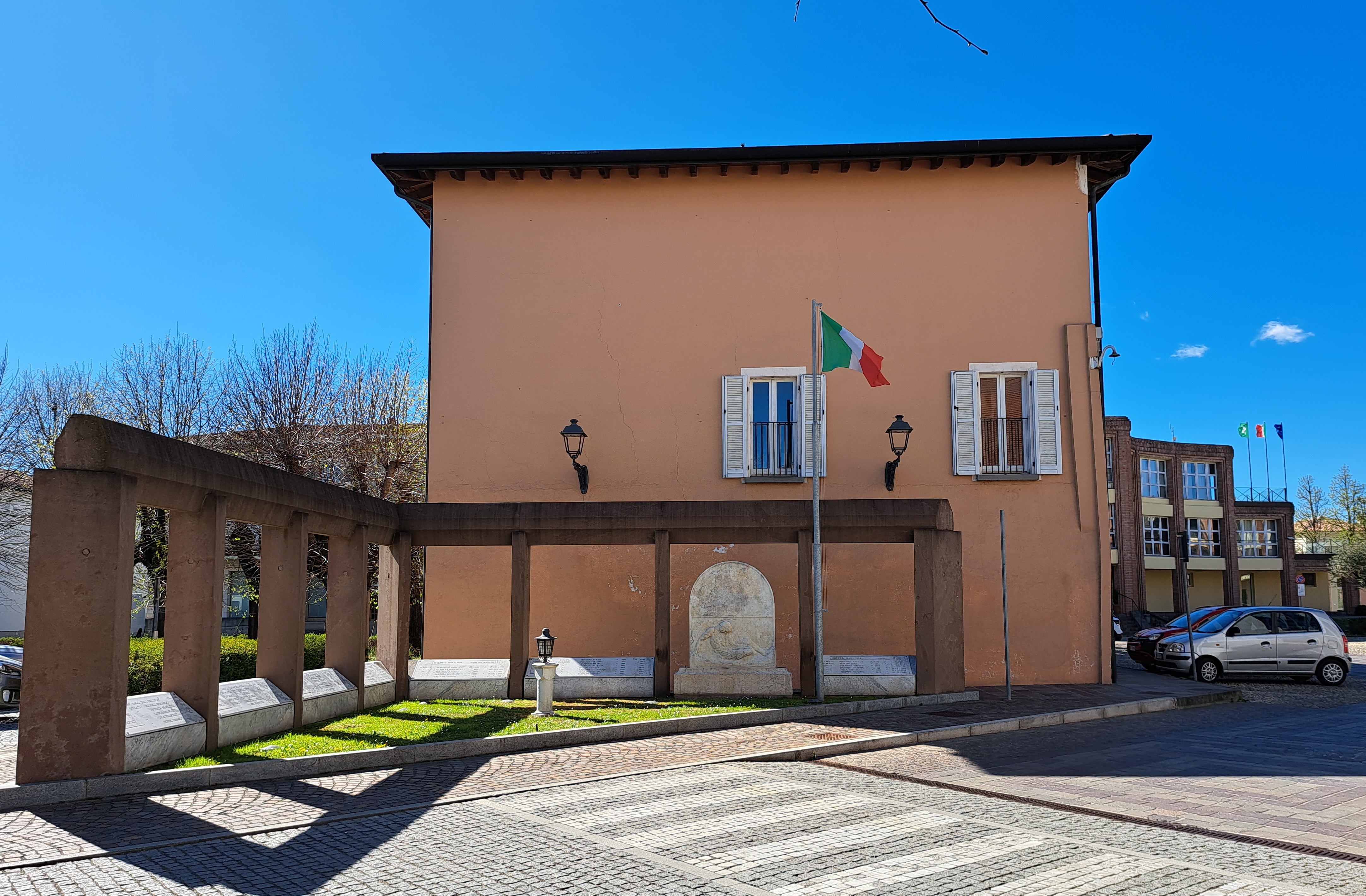 Allegoria della Vittoria, Morte del Soldato (monumento ai caduti - a cippo, opera isolata) di Casal, Valentino (attribuito) (primo quarto, seconda metà XX, XX)