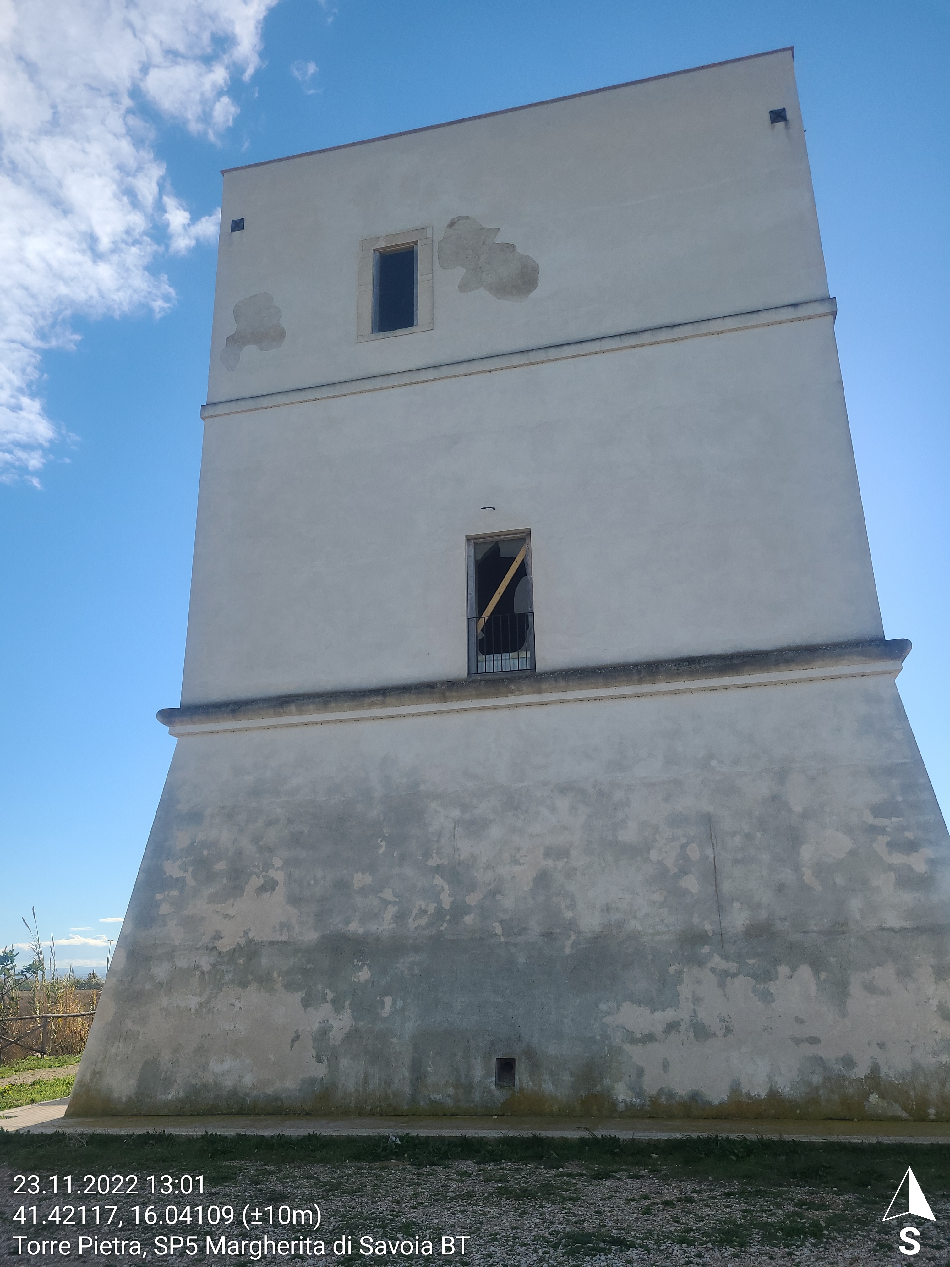 Torre Pietra (torre, costiera) - Margherita di Savoia (BT)  <br>Condizioni d'uso: <a class='link-esterno' href='https://docs.italia.it/italia/icdp/icdp-pnd-circolazione-riuso-docs/it/v1.0-giugno-2022/testo-etichetta-BCS.html' target='_bcs'>Beni Culturali Standard (BCS)</a>