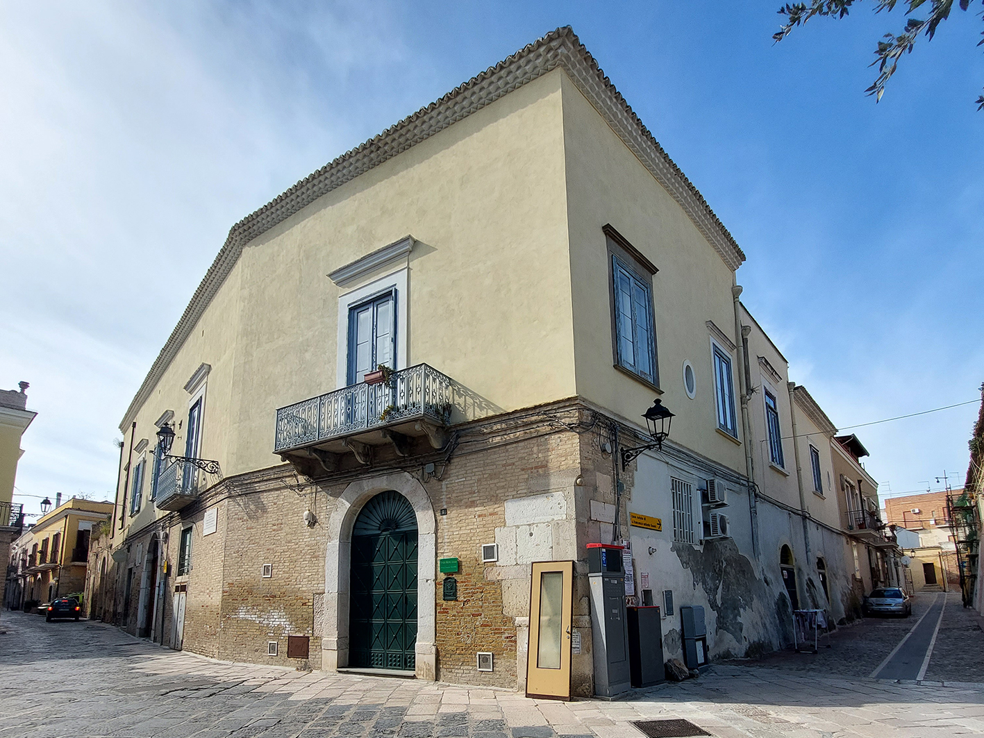 Palazzo Prignano (palazzo, gentilizio) - Lucera (FG) 