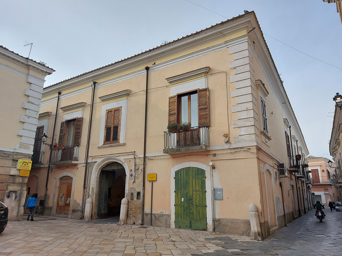Palazzo Zunica-Cavalli (palazzo, gentilizio) - Lucera (FG) 