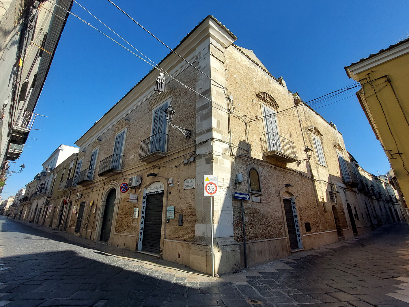 Palazzo Gifuni (palazzo, gentilizio) - Lucera (FG) 