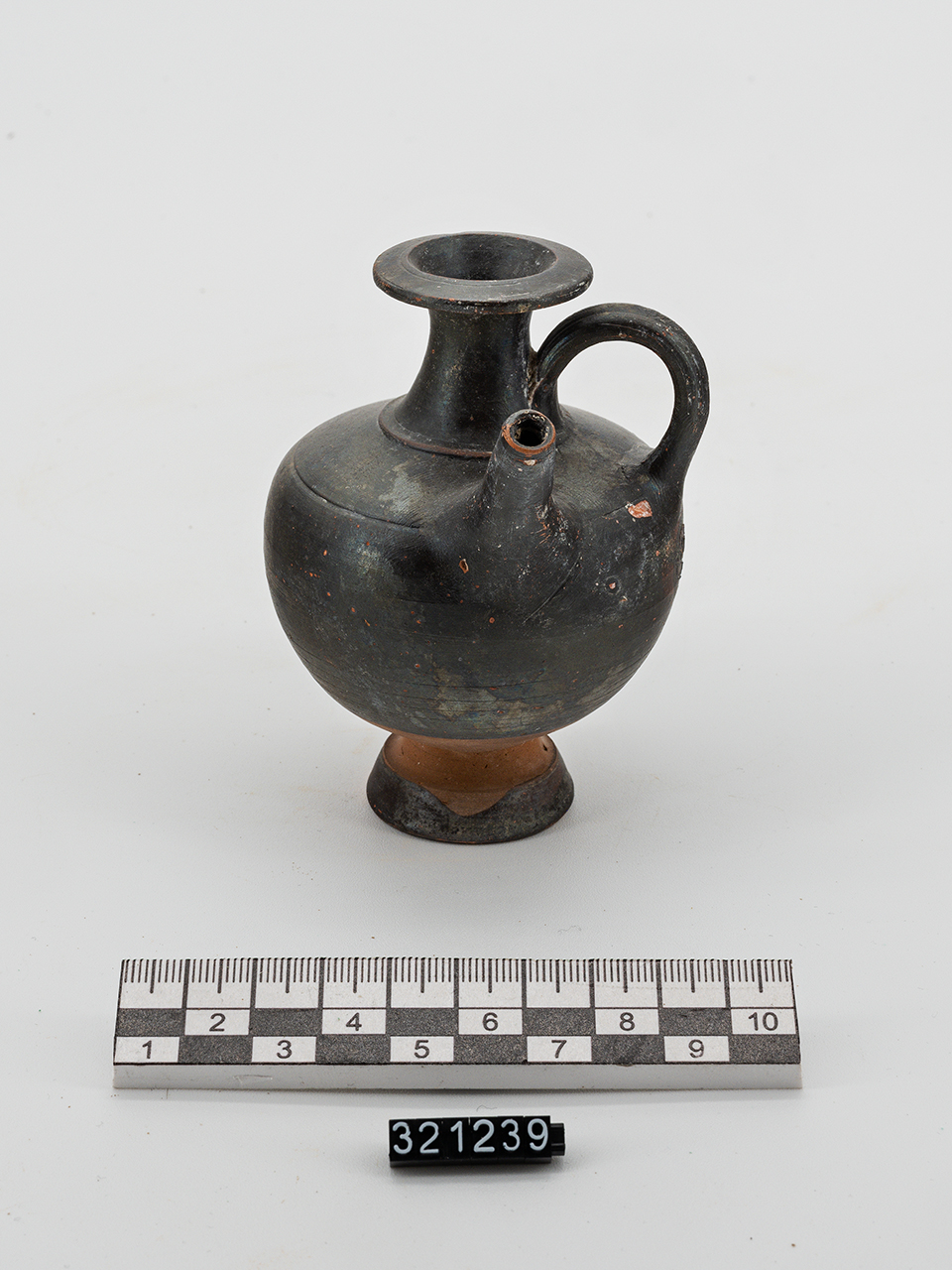 guttus - produzione magnogreca (seconda metà IV a.C)