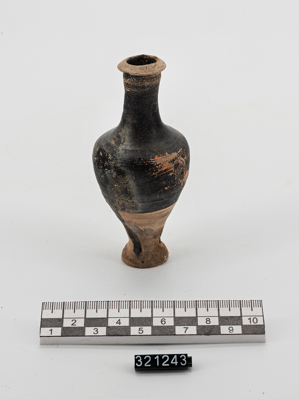 unguentario/ piriforme - produzione magnogreca (primo quarto III a.C)