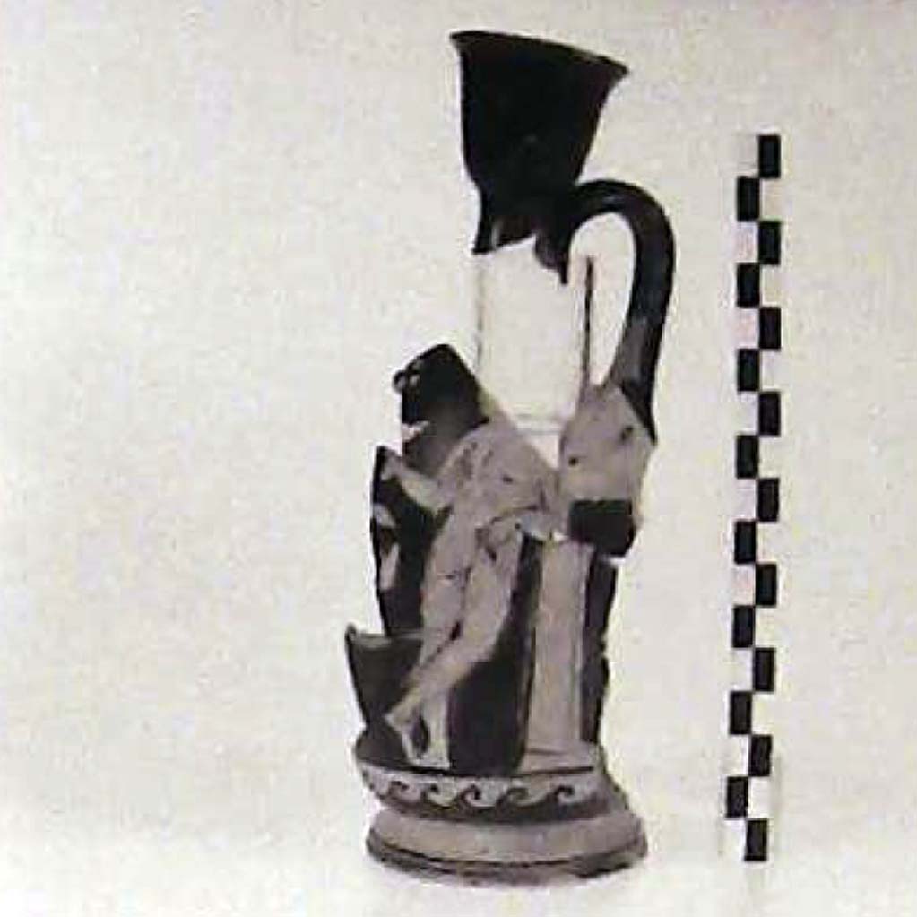 lekythos di Pittore di Dario (officina) - Produzione apula (terzo quarto IV a.C)