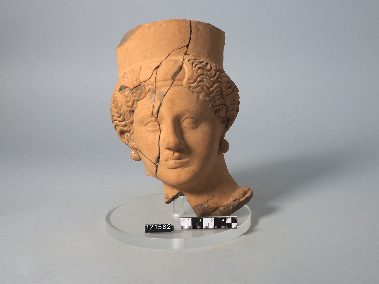 Figura femminile (statuetta/ testa) (fine IV a.C)