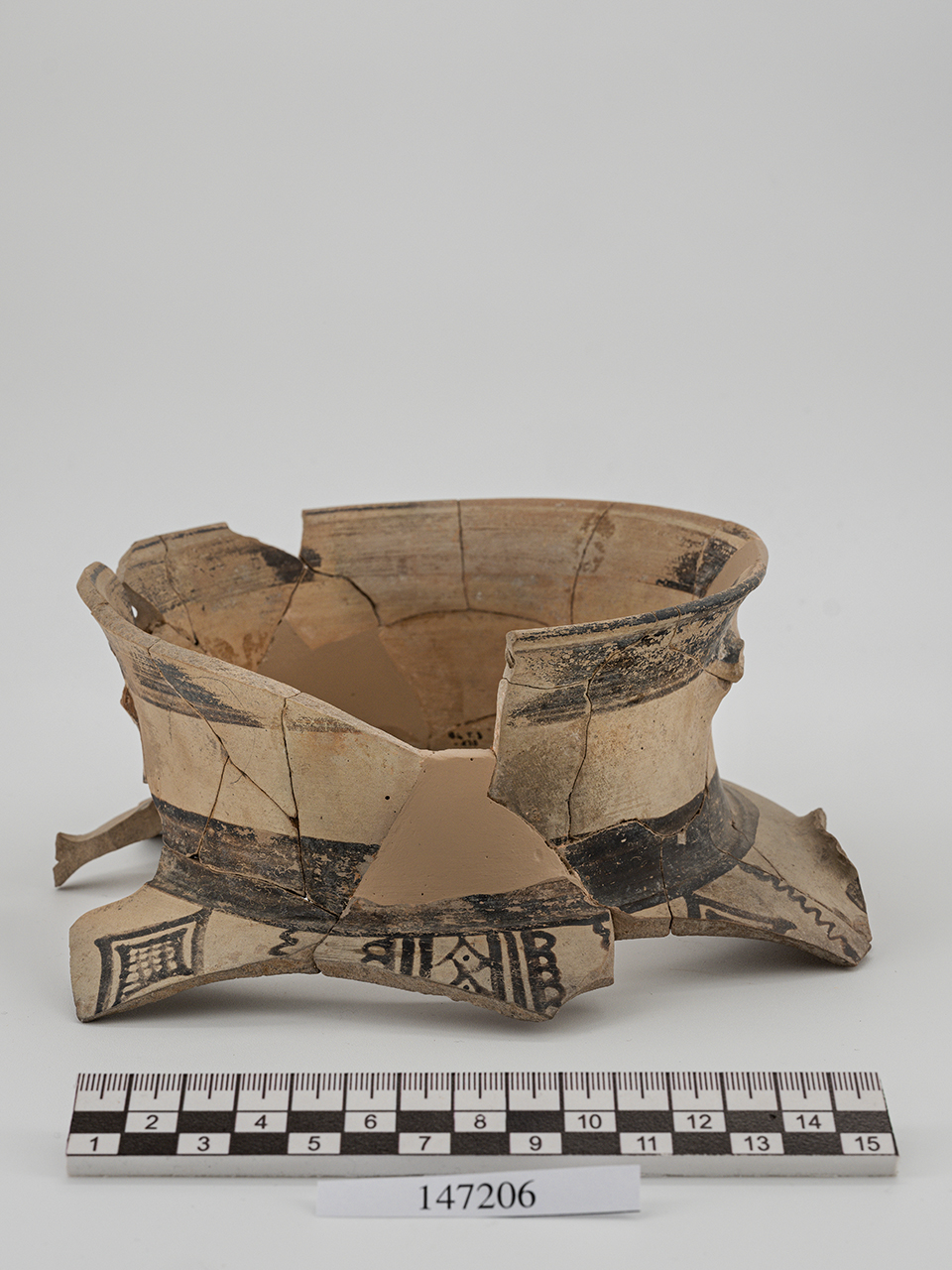 anfora/ orlo, spalla - italo-miceneo (PERIODIZZAZIONI/ PROTOSTORIA/ Età del Bronzo/ Età del Bronzo recente)