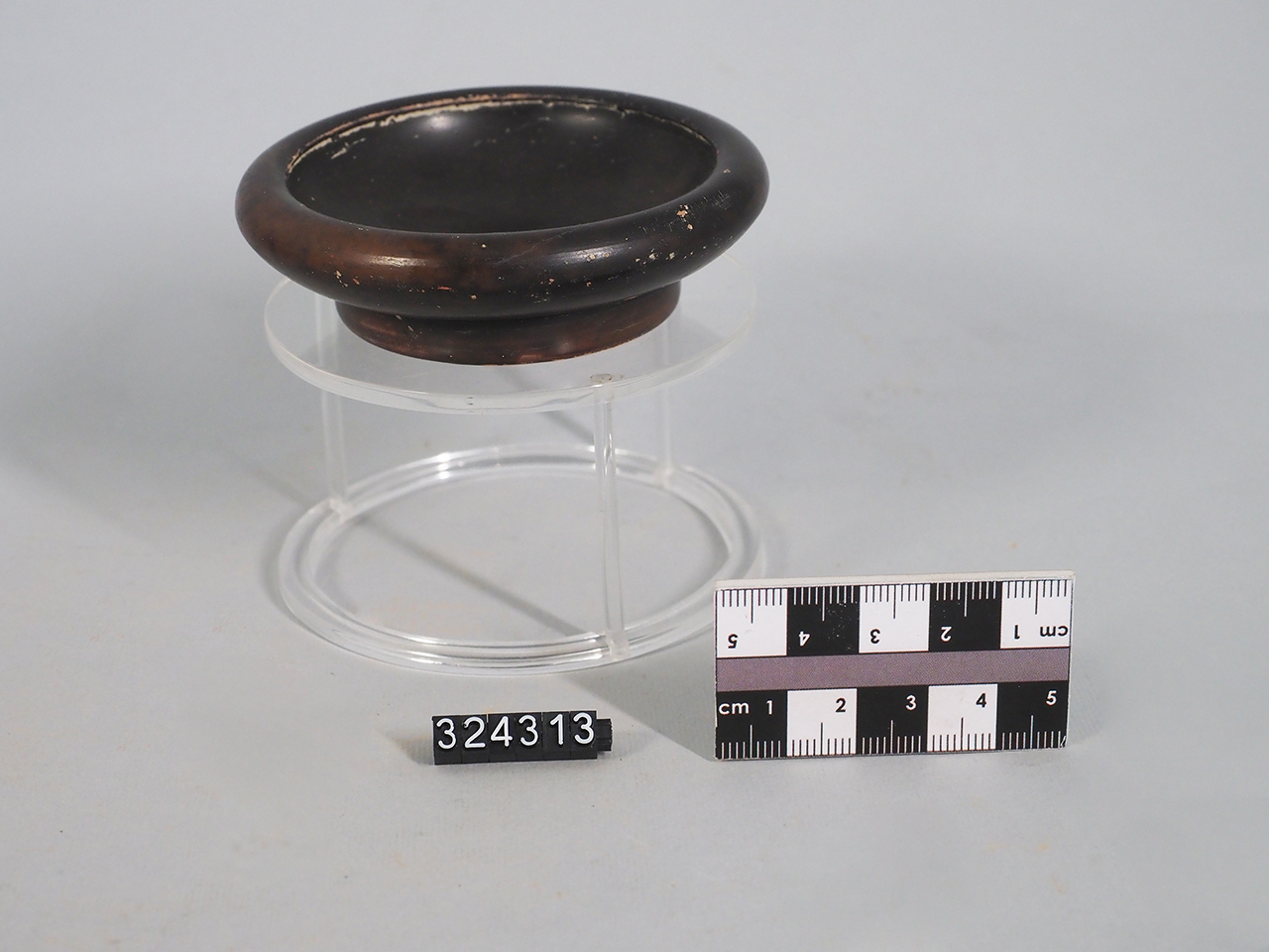 patera/ a vasca arrotondata (seconda metà SECOLI/ V a.C)