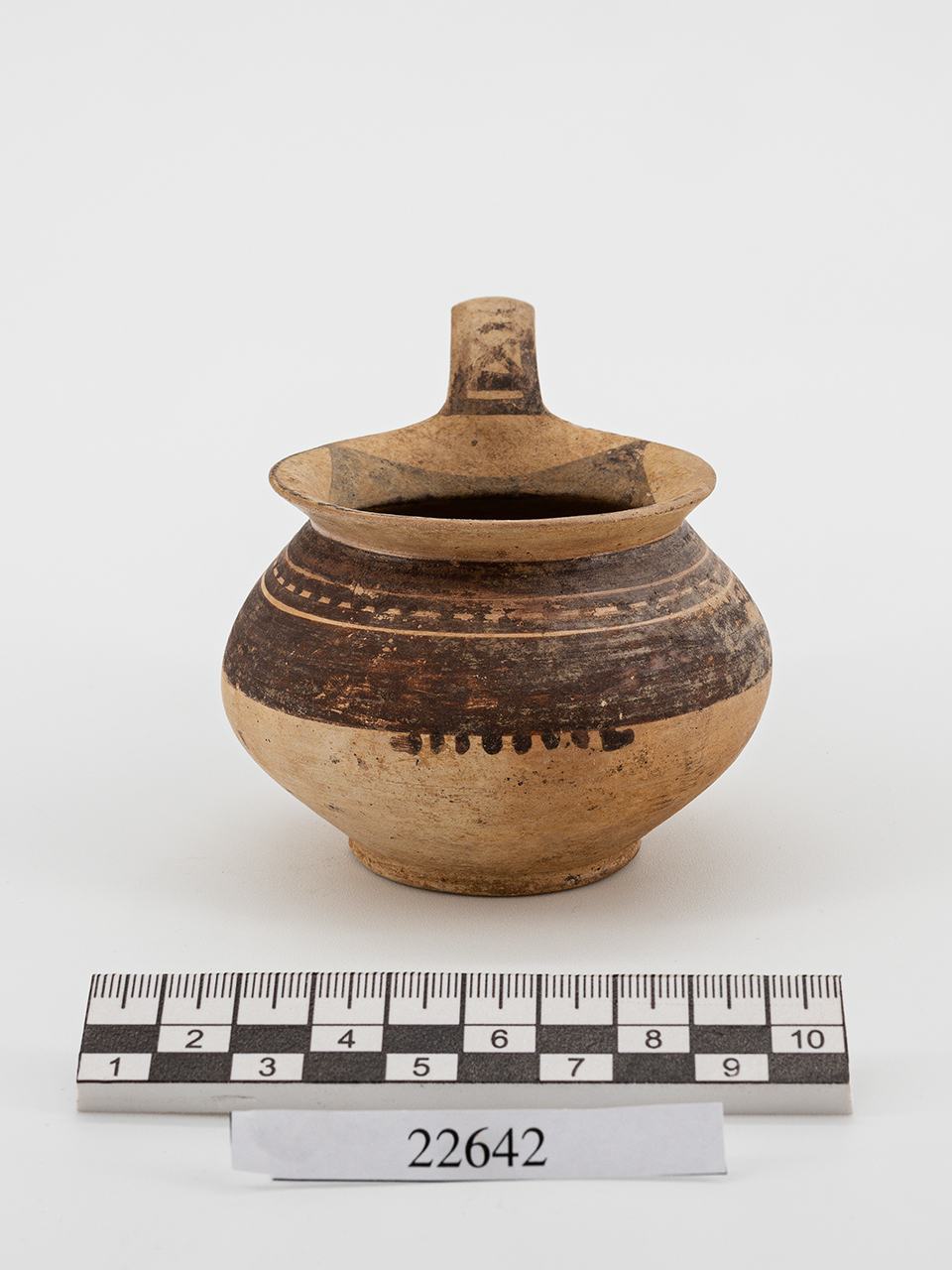 tazza (PERIODIZZAZIONI/ PROTOSTORIA/ Età del Ferro/ Seconda età del Ferro)