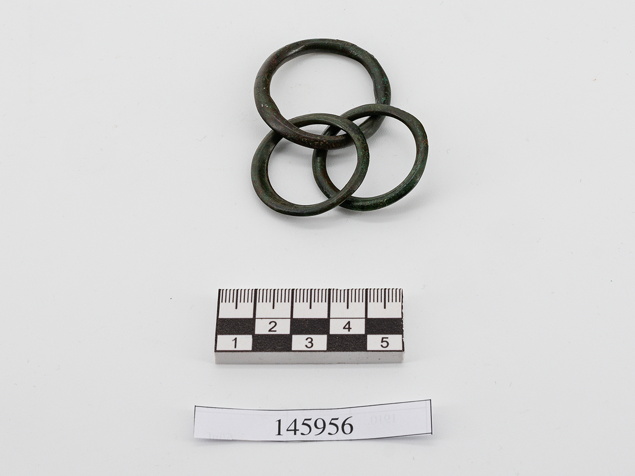 pendente (PERIODIZZAZIONI/ PROTOSTORIA/ Età del Ferro/ Media età del Ferro)