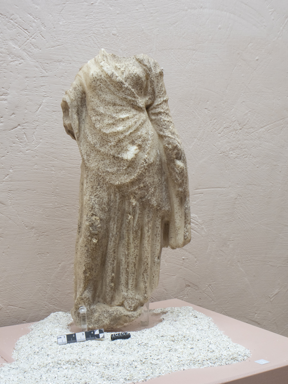 statuetta/ femminile (SECOLI/ IV a.C./ I d.C)