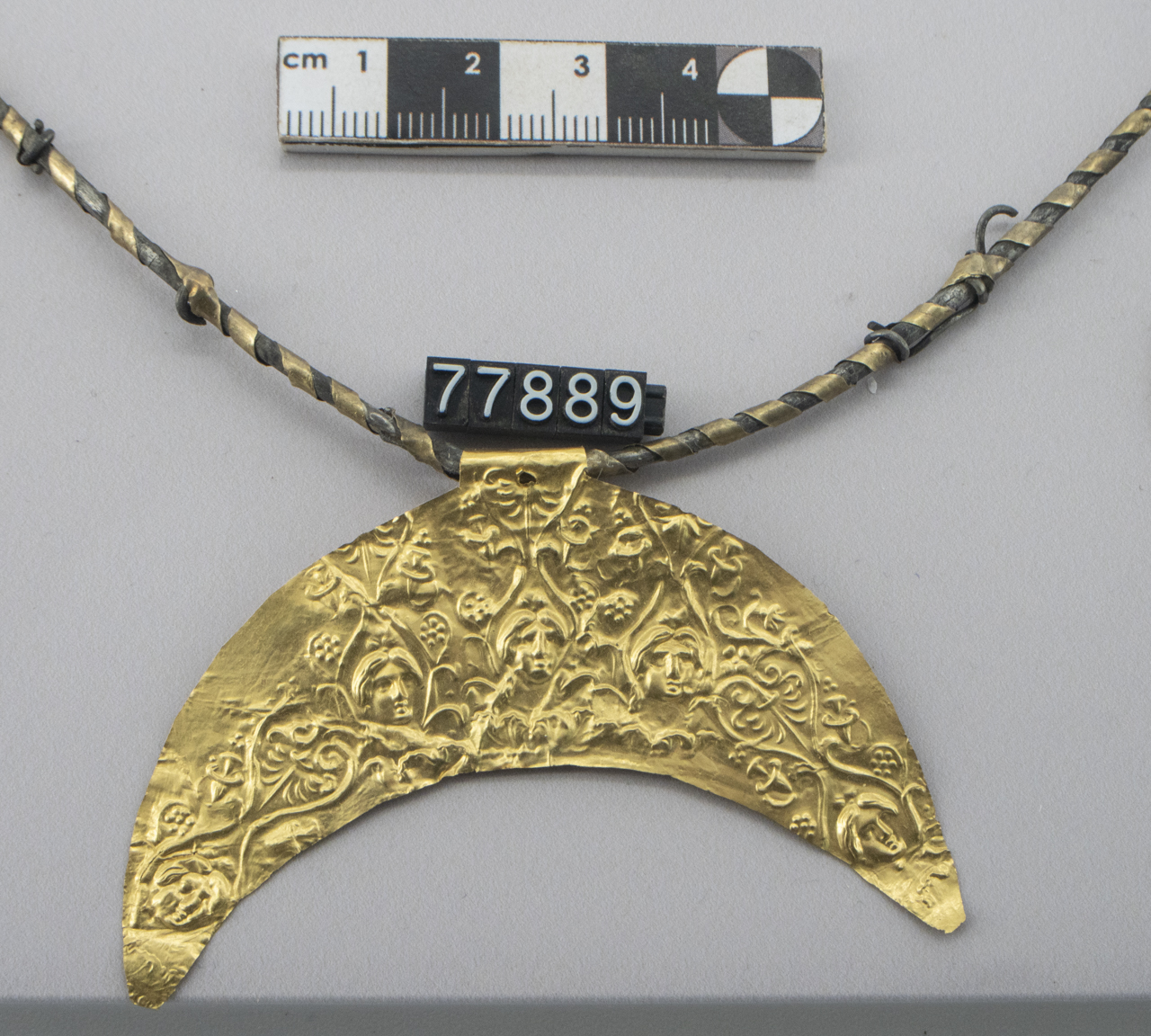 pendente (SECOLI/ IV a.C./ I d.C)