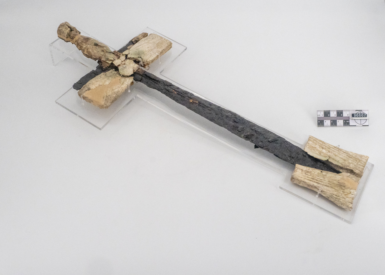 spada/ con fodero (fine/ inizio SECOLI/ ARCHI DI SECOLI/ VI a.C.-V)