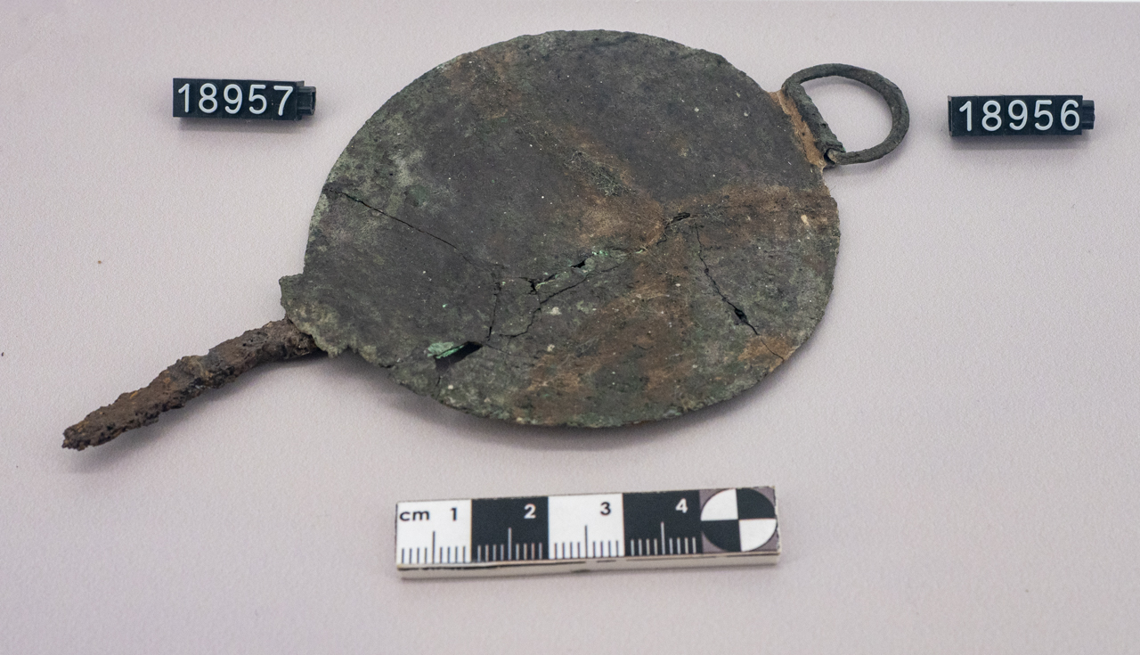 specchio (seconda metà SECOLI/ IV a.C)