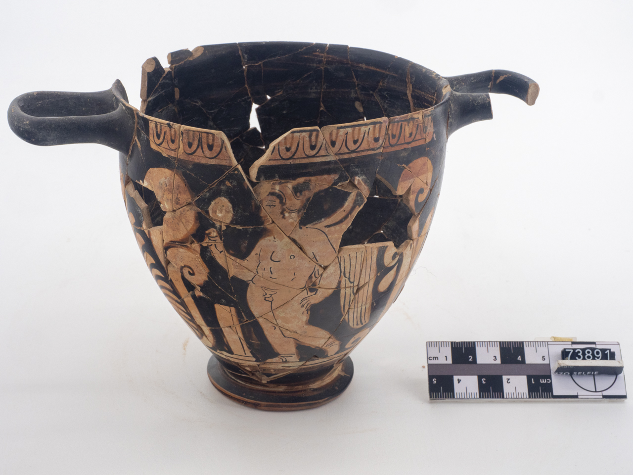 skyphos (metà SECOLI/ IV a.C)