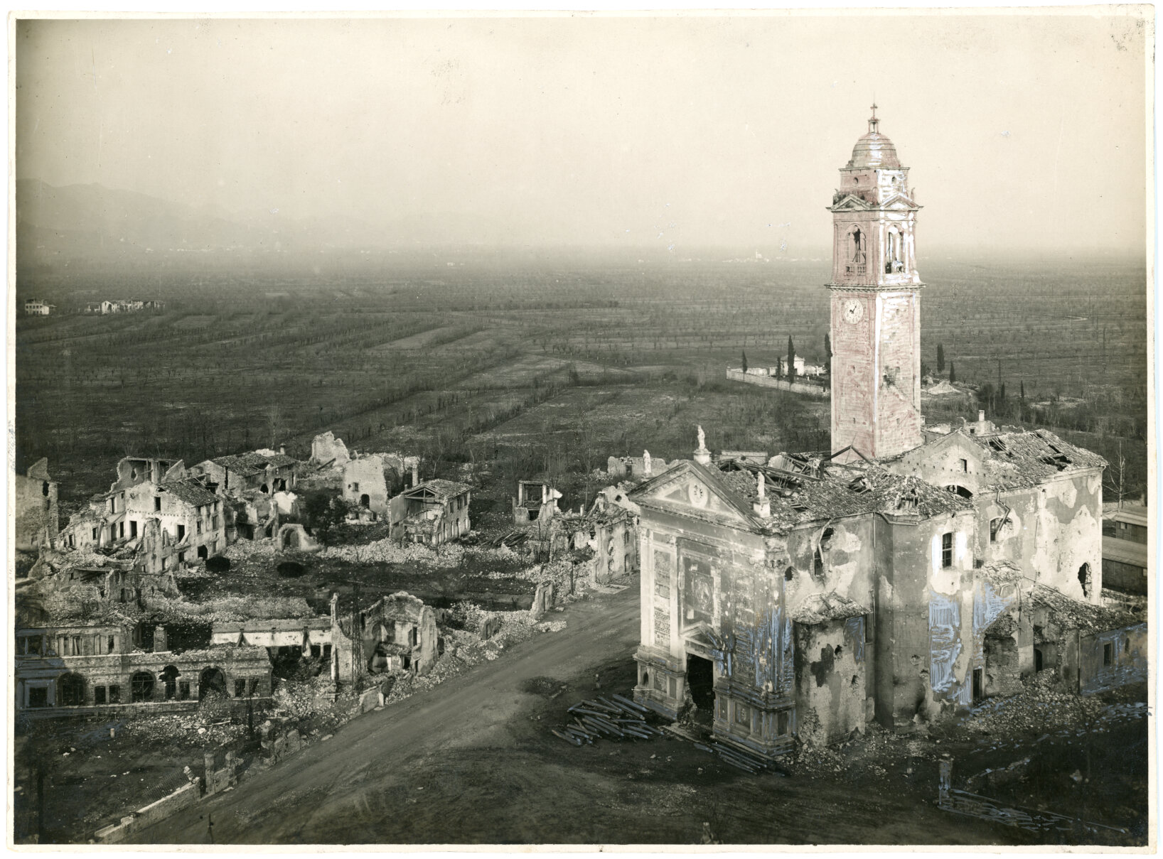 Vedute - Paesaggio - Centri abitati - Chiese - Vidor (positivo) di Servizio fotografico del Comando Supremo (laboratorio) (XX)