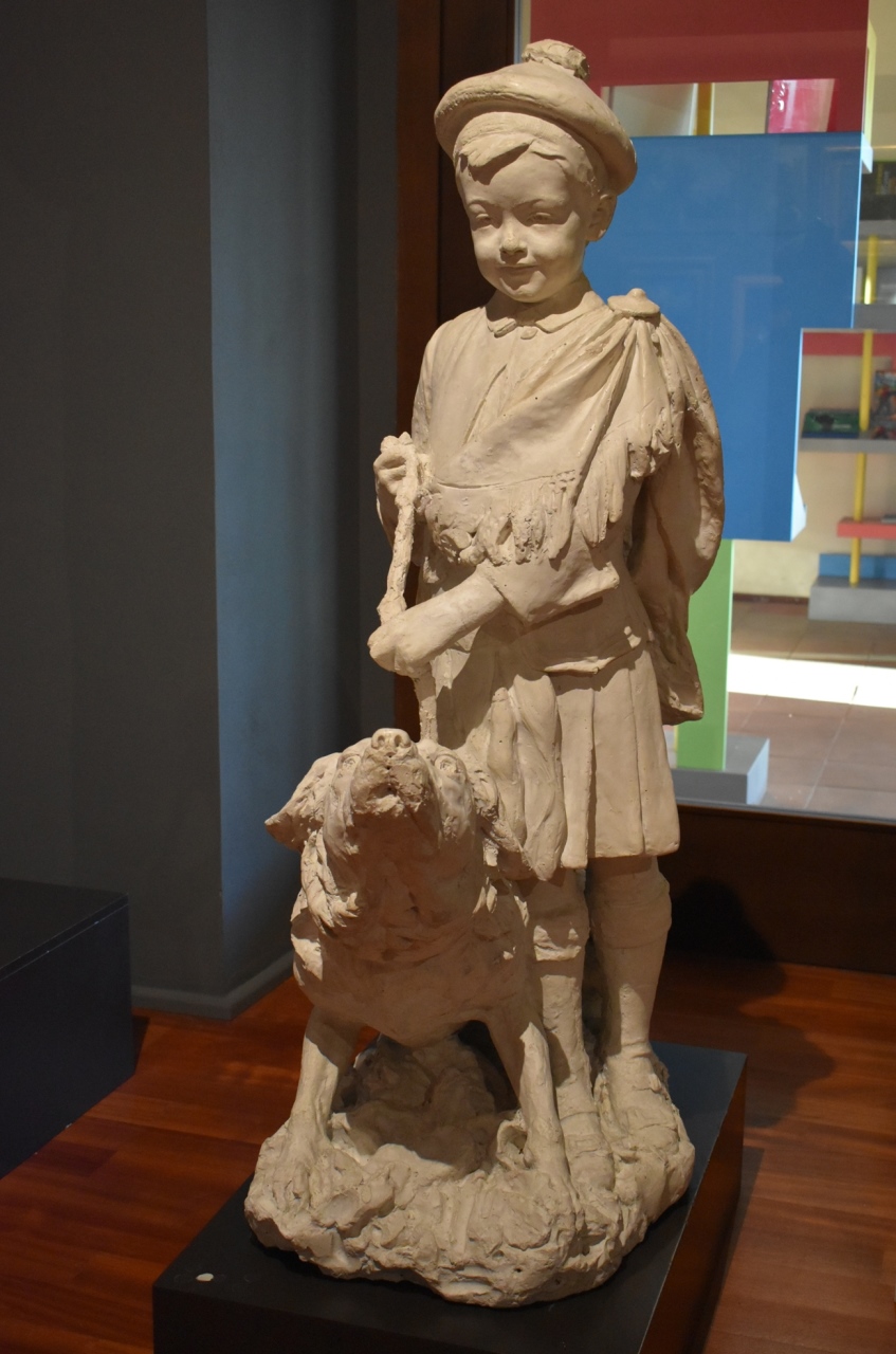 Bambino scozzese con cane, figura maschile con animale (gruppo scultoreo, opera isolata) di Jerace Francesco (XX)