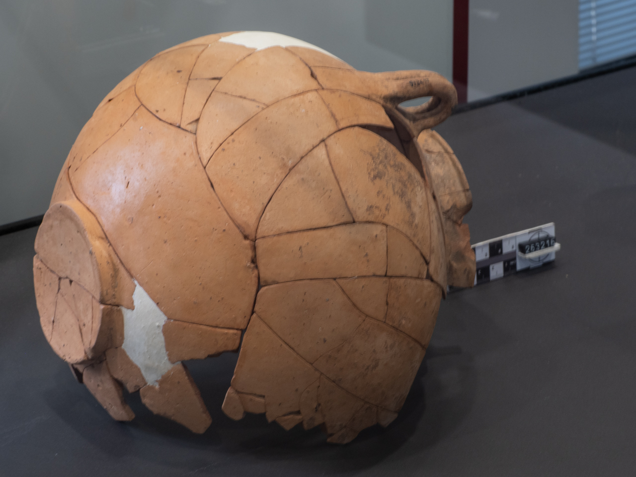 olla/ forma ricostruibile - locale (VI a.C)