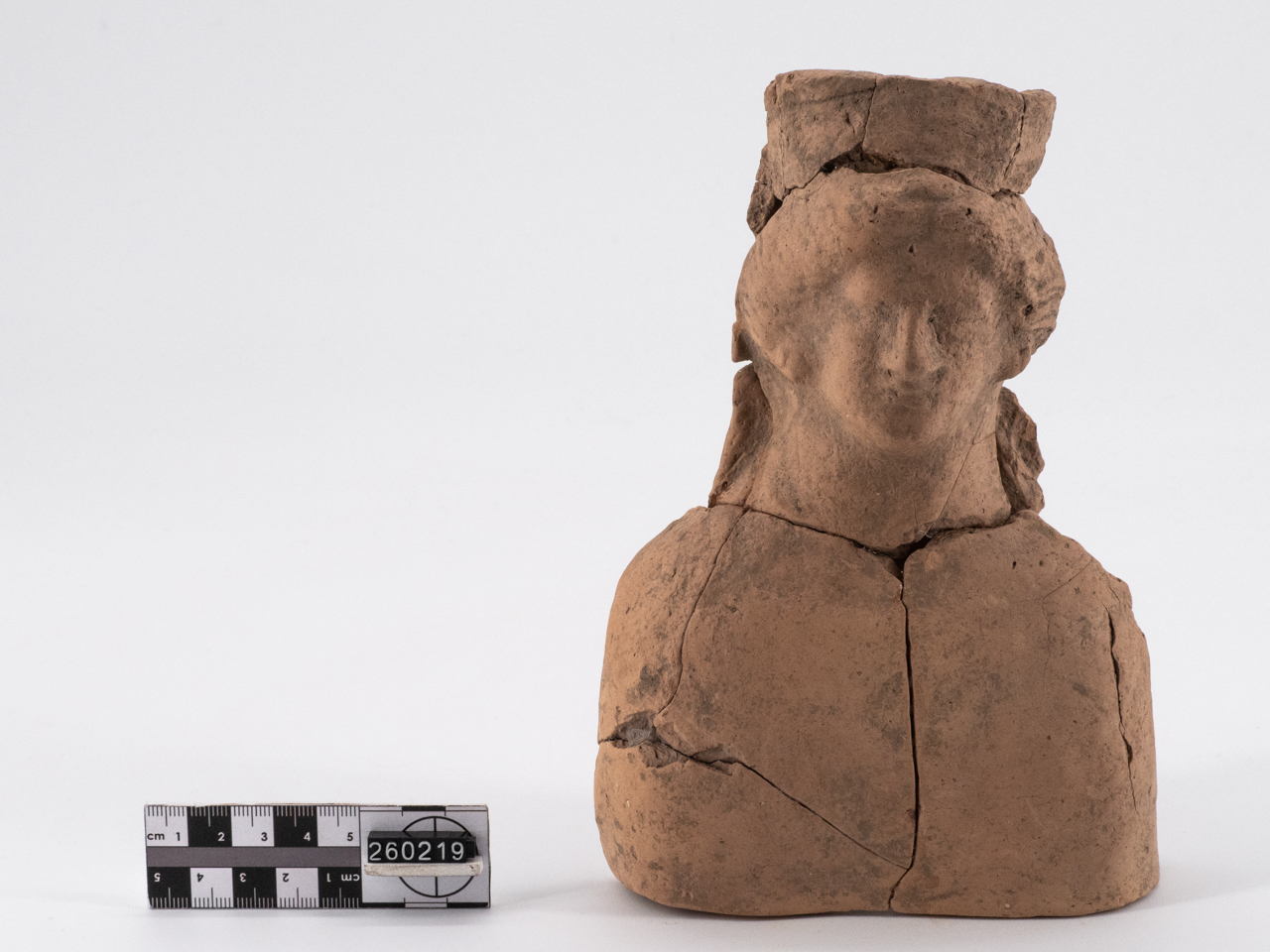 busto/ femminile, panneggiato - lucana (metà/ inizio IV a.C.-III a.C)