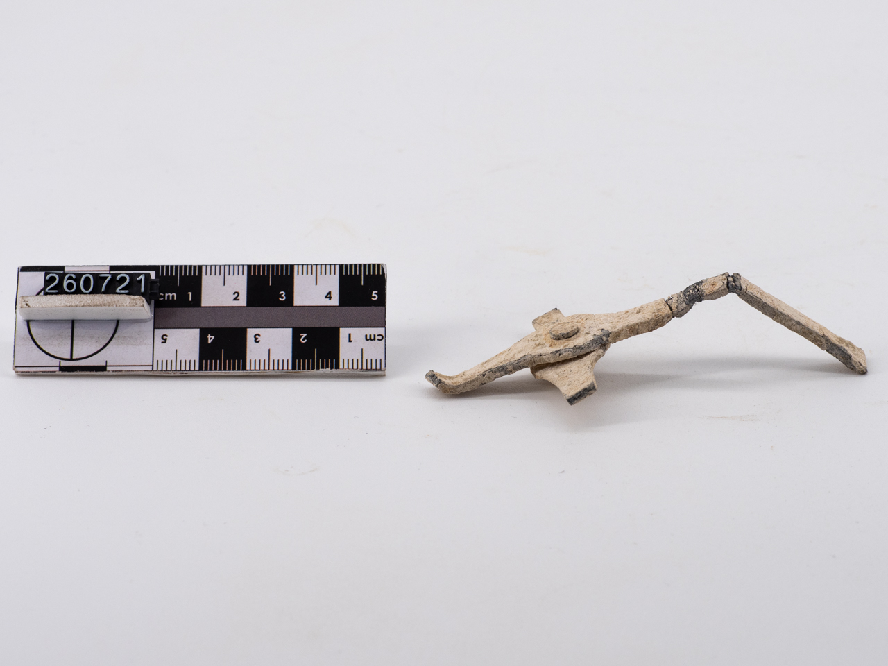 candelabro/ frammento (IV a.C)