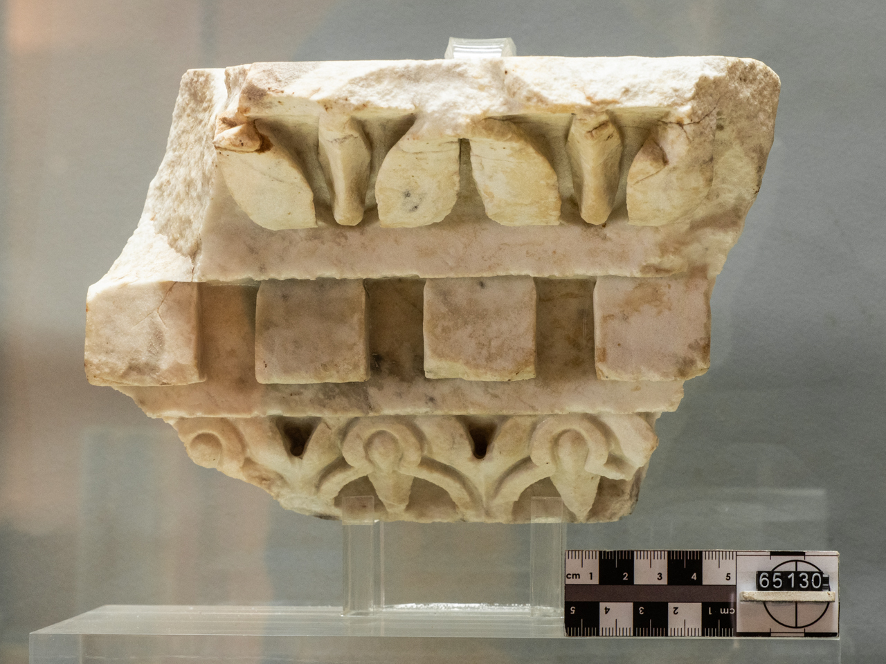 cornice/ a registri, frammento (I)