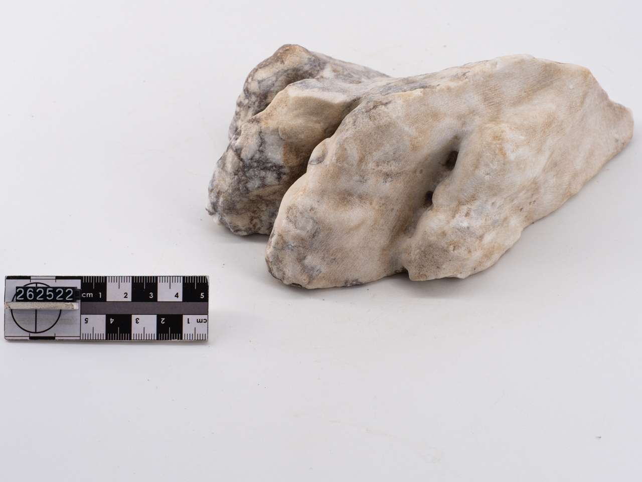 statua/ arto superiore destro, frammento (I-II)