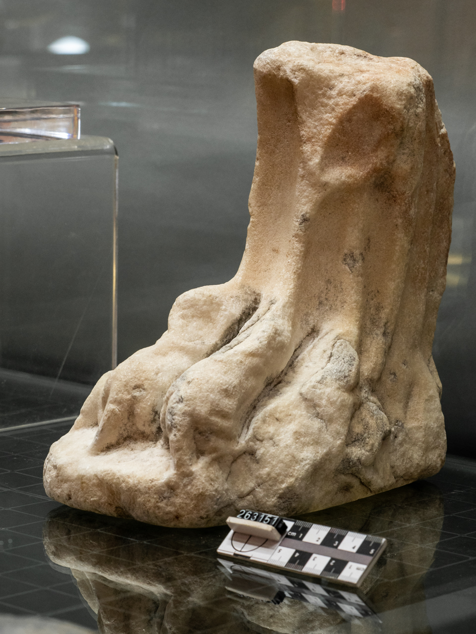 statua/ frammento (II)