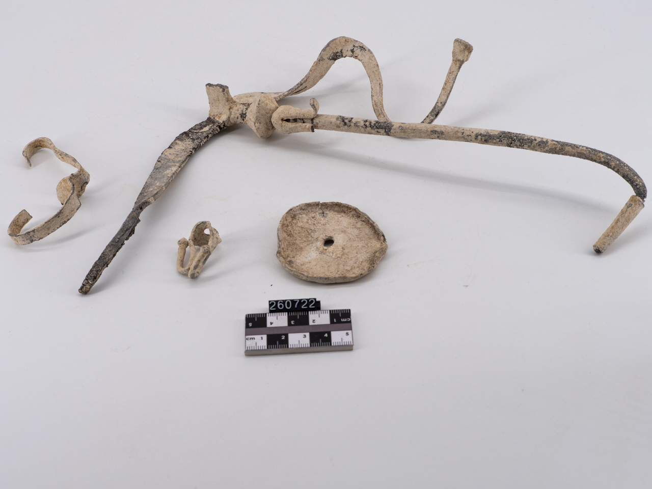 candelabro/ frammento (IV a.C)