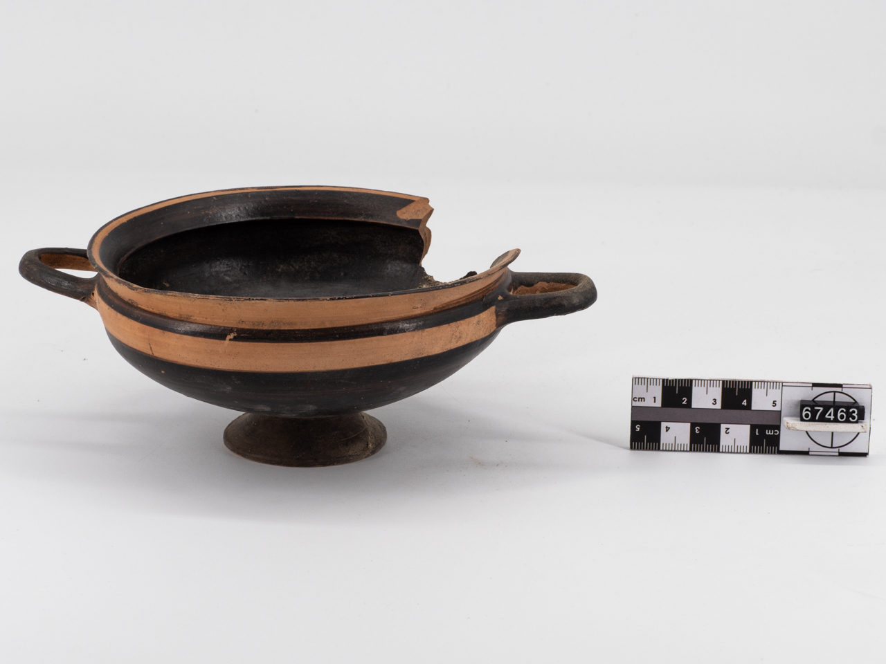 coppa/ ionica, forma ricostruibile (secondo quarto VI a.C)