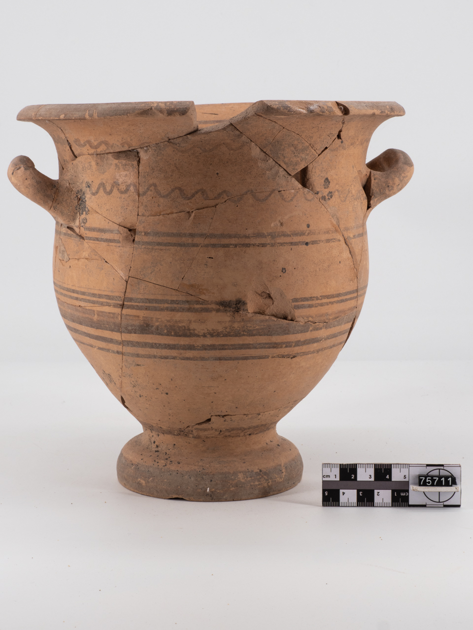 cratere/ a campana (prima metà IV a.C)