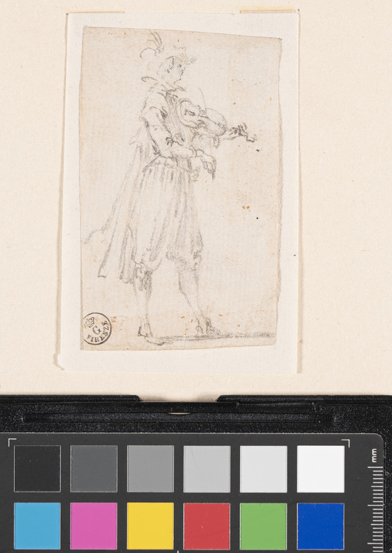 Uomo che suona il violino (r.), Uomo seduto in atto di scrivere (v.) (disegno) di Callot Jacques (prima metà XVII)