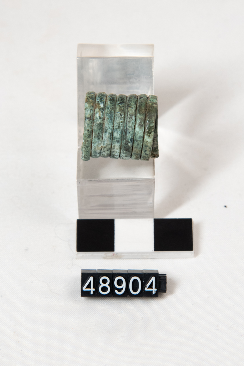 anello - produzione indigena (SECOLI/ VIII a.C)