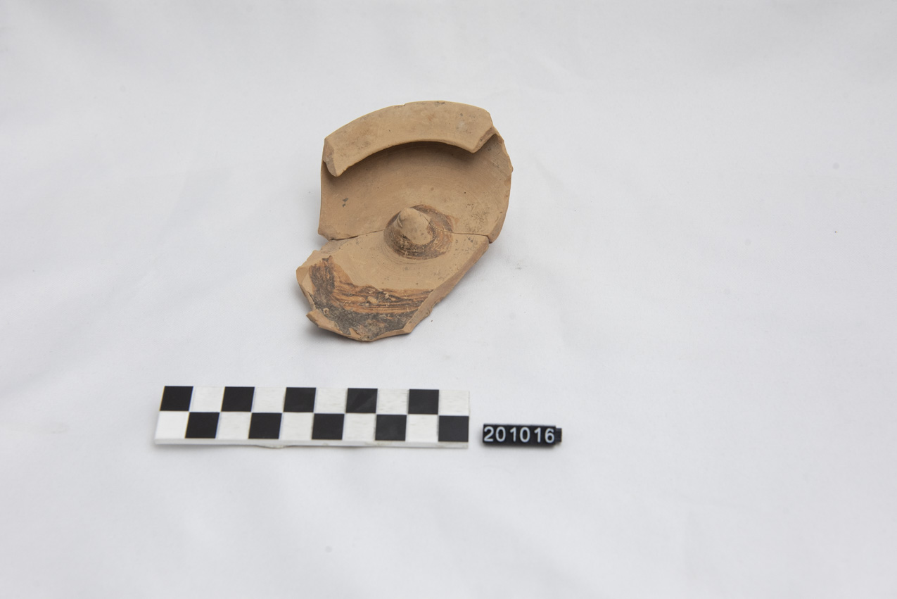 phiale/ mesombelicata, fondo - produzione locale (SECOLI/ VI a.C)