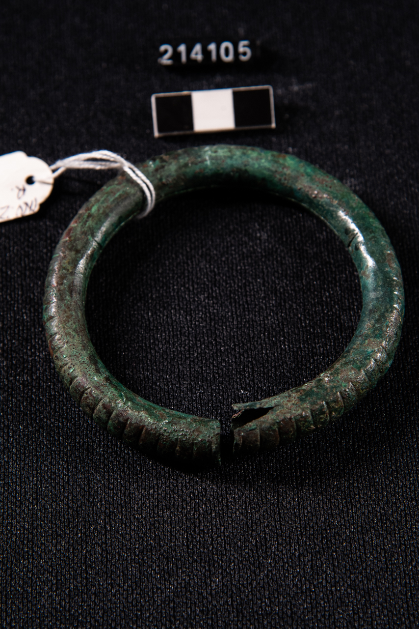 bracciale (fine/ inizio VII-VI sec. a.C)