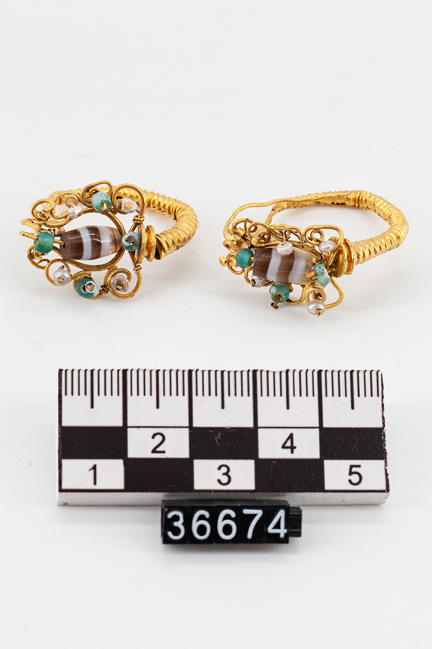 orecchini - ambito romano repubblicano (II-I sec. a.C)