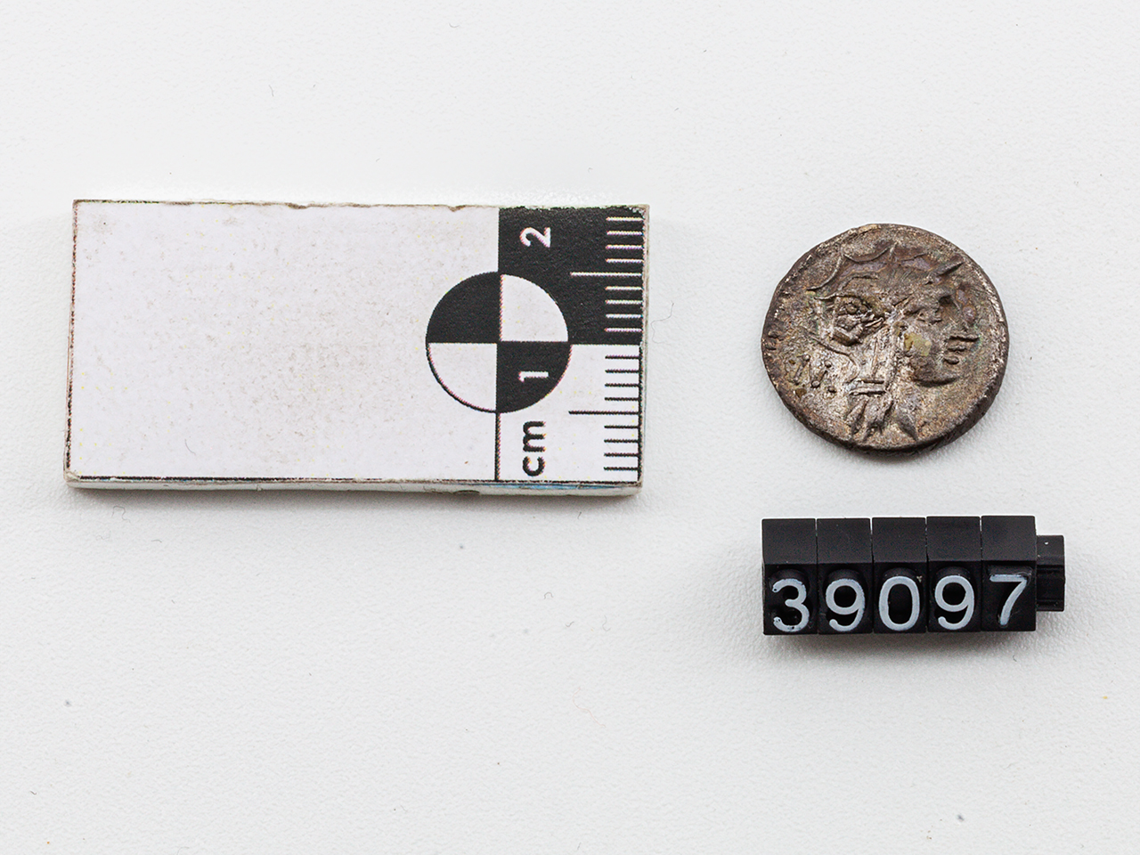 moneta - Denario - ambito romano (SECOLI/ I a.C)