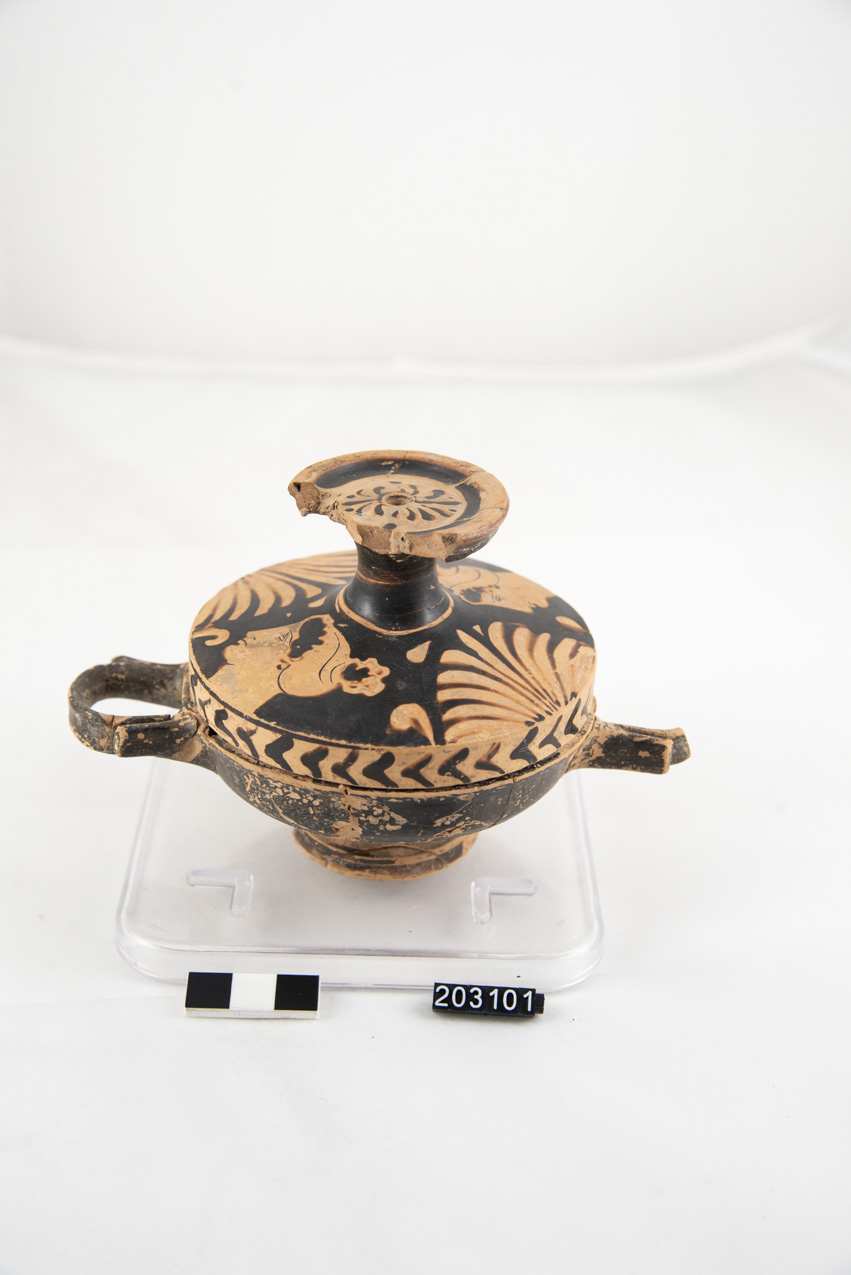 lekanis (inizio SECOLI/ III a.C)