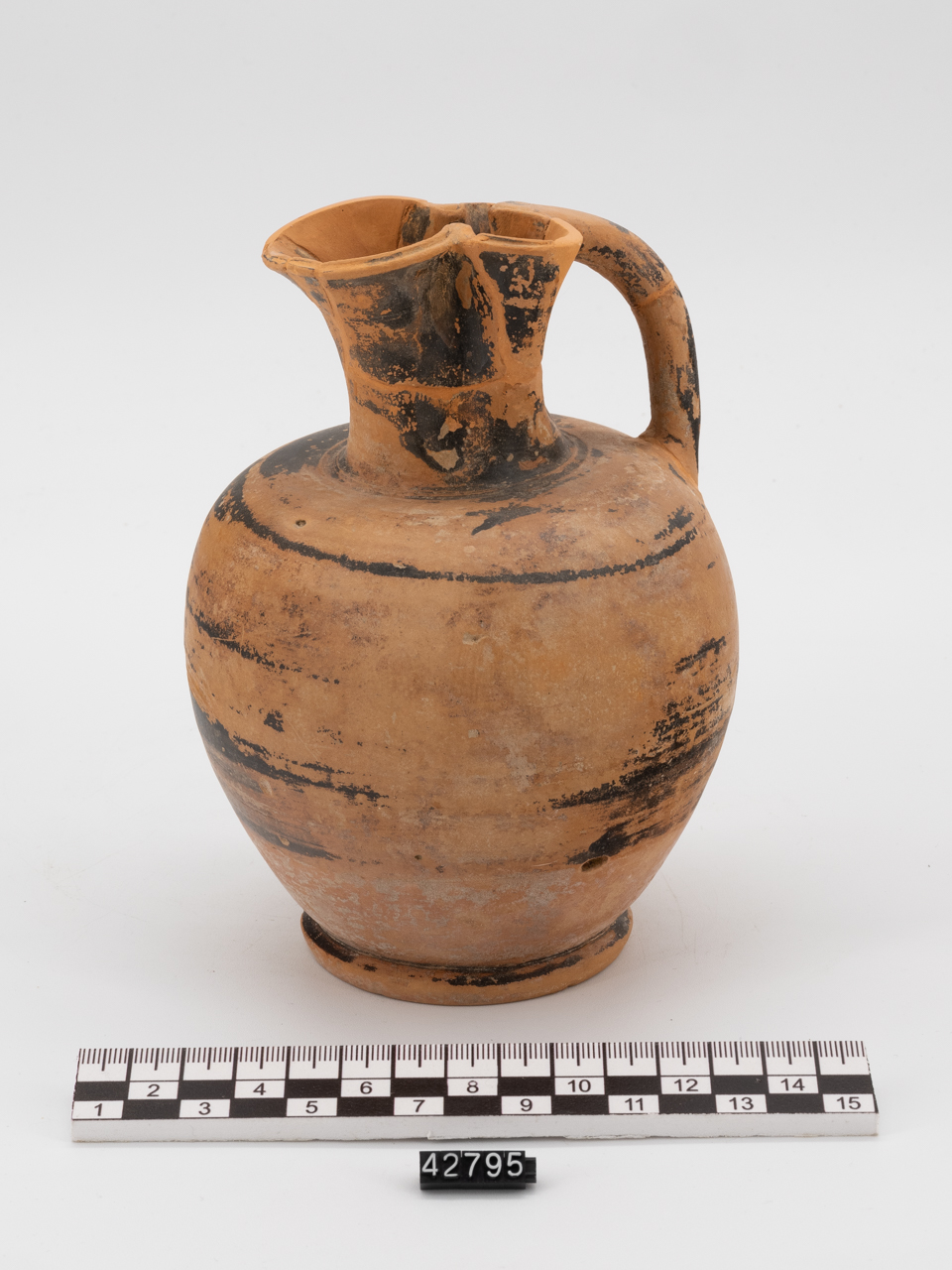 oinochoe (fine SECOLI/ V a.C)