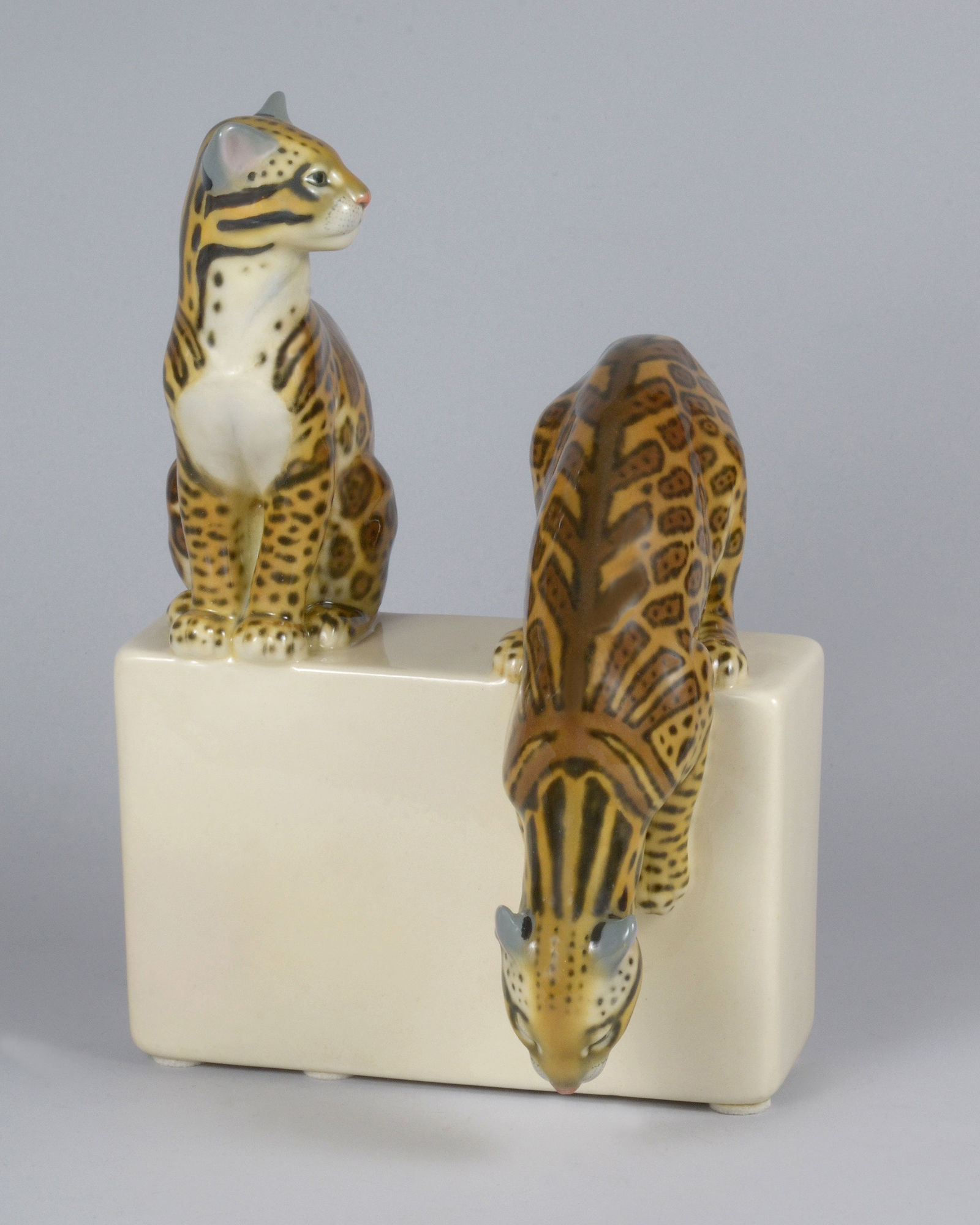 Ocelotti, coppia di felini selvatici (scultura) di Fabbrica Lenci, Tosalli Felice (anni trenta sec. XX)