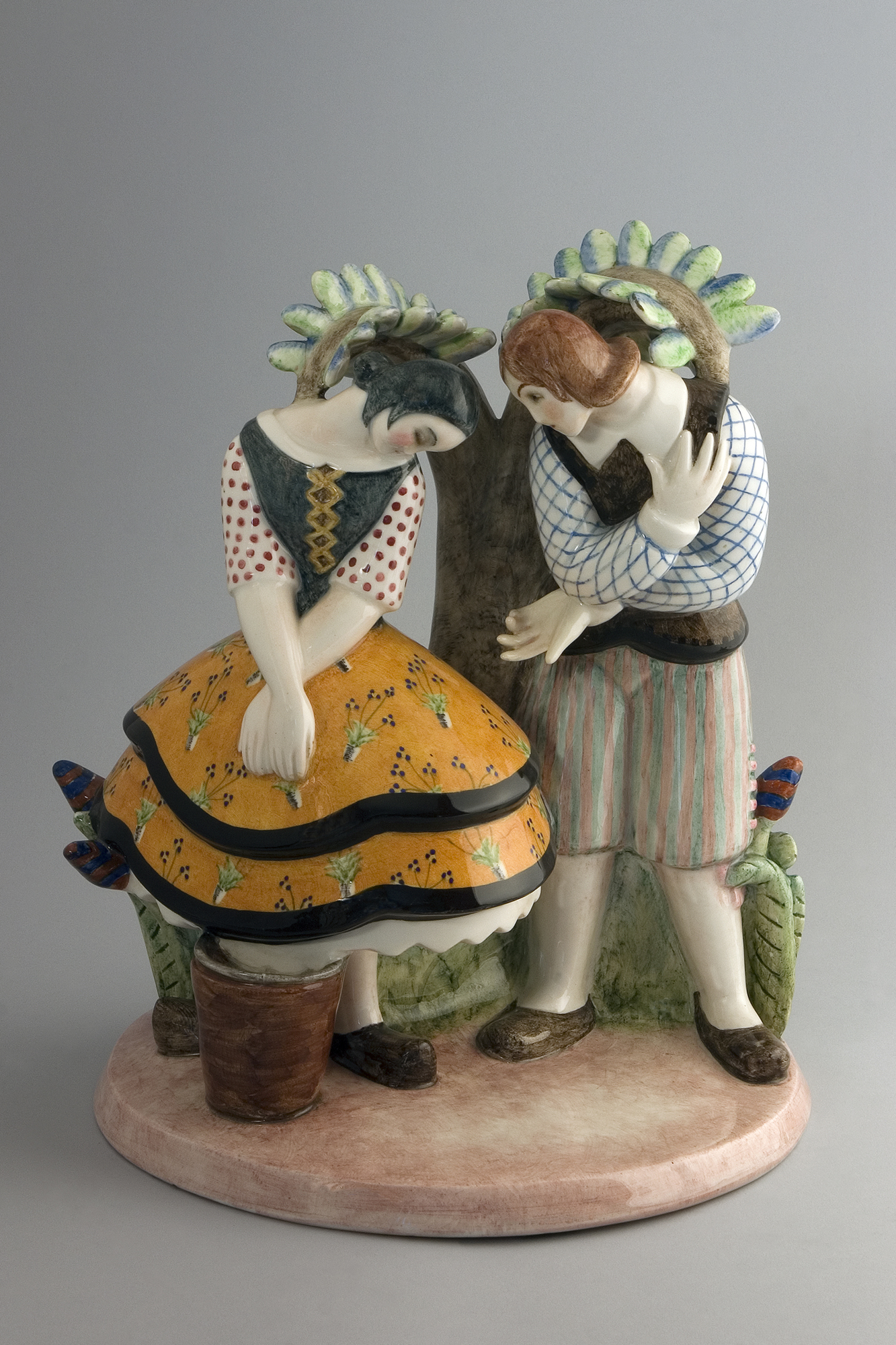 Dichiarazione d'amore, coppia di giovani contadini innamorati (scultura) di Fabbrica Lenci, Grande Giovanni (anni trenta sec. XX)