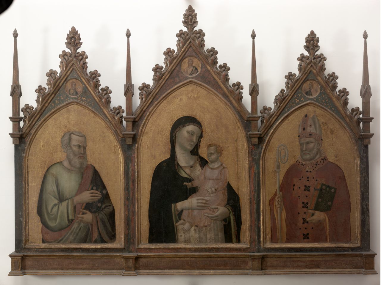 Madonna con Bambino, San Matteo evangelista, San Nicola di Bari, Cristo redentore, angeli (trittico) di Daddi Bernardo (sec. XIV) 
