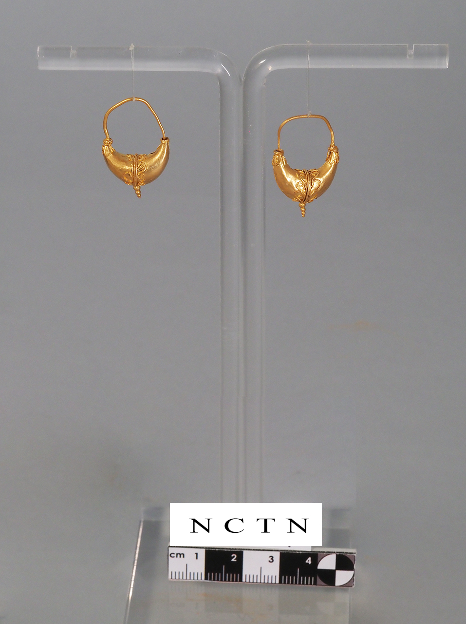 orecchino, navicella - ambito magno-greco (terzo quarto SECOLI/ III a.C)