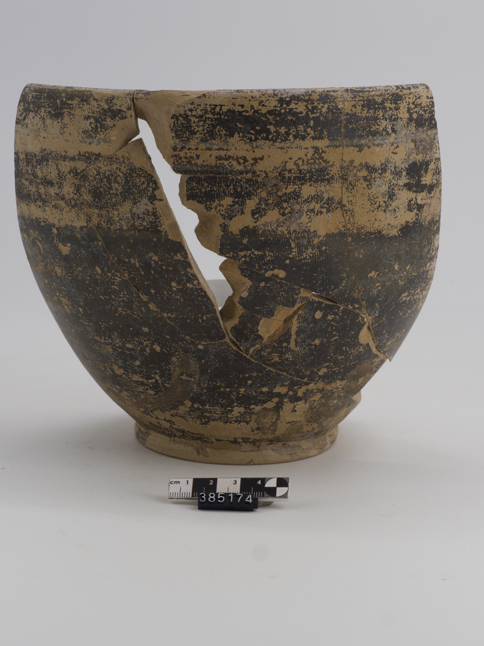 cratere, vernice nera (IV-III secolo a.C)
