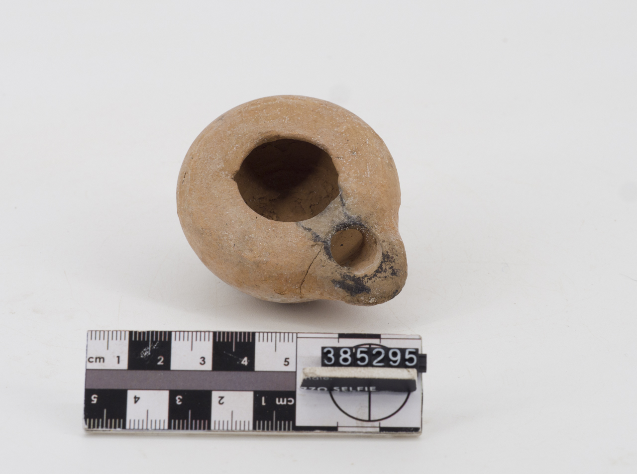 lucerna (fine IV - III secolo a. C)