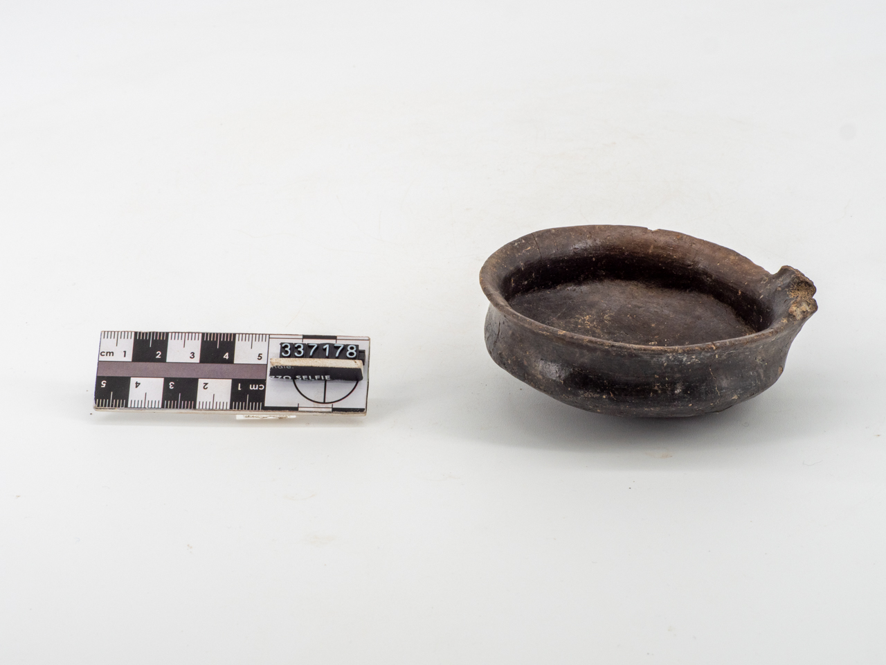 tazza/ attingitoio (PERIODIZZAZIONI/ PROTOSTORIA/ Età del Bronzo)